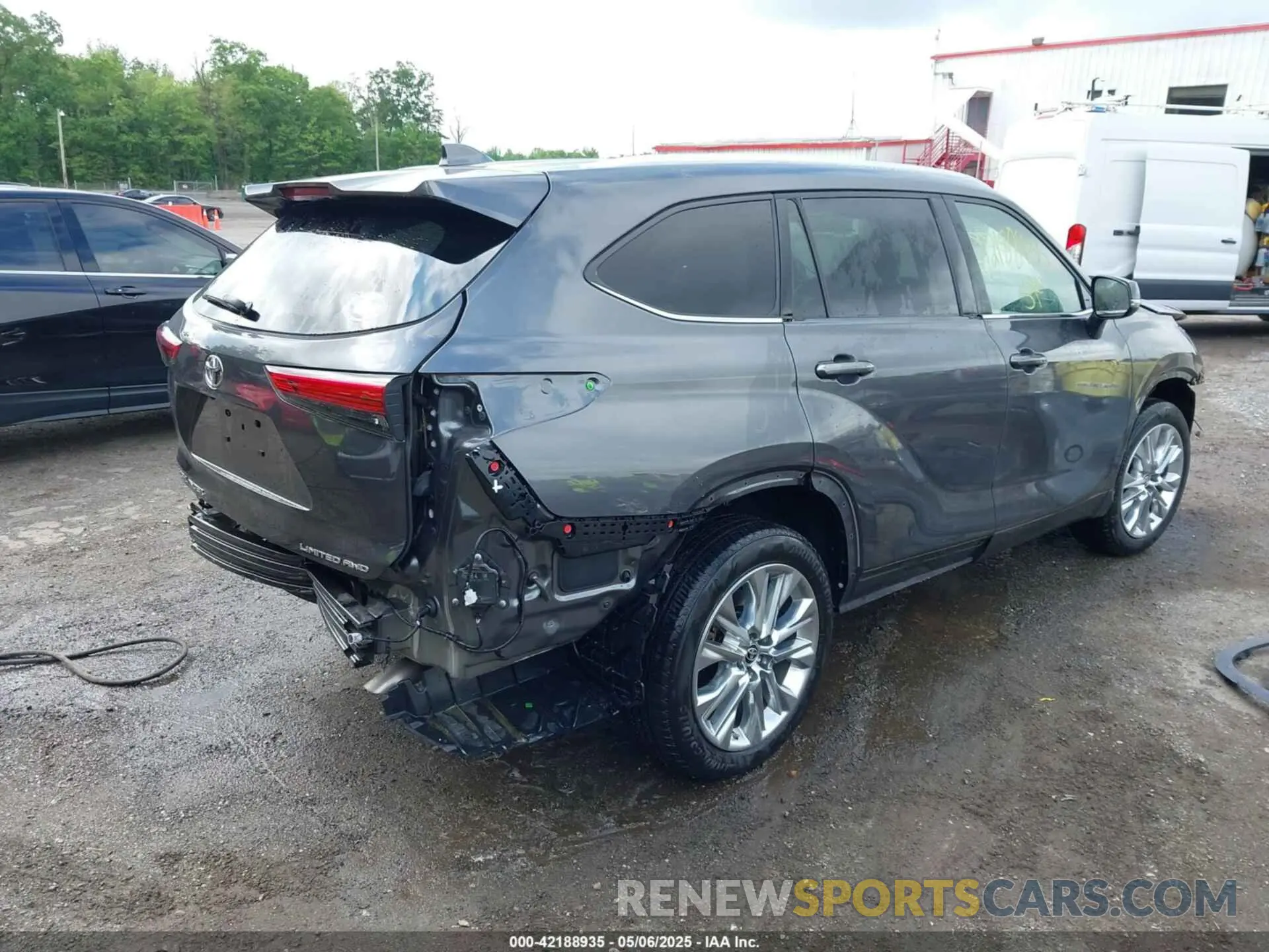 4 Photograph of a damaged car 5TDKDRBH0PS006456 TOYOTA HIGHLANDER 2023