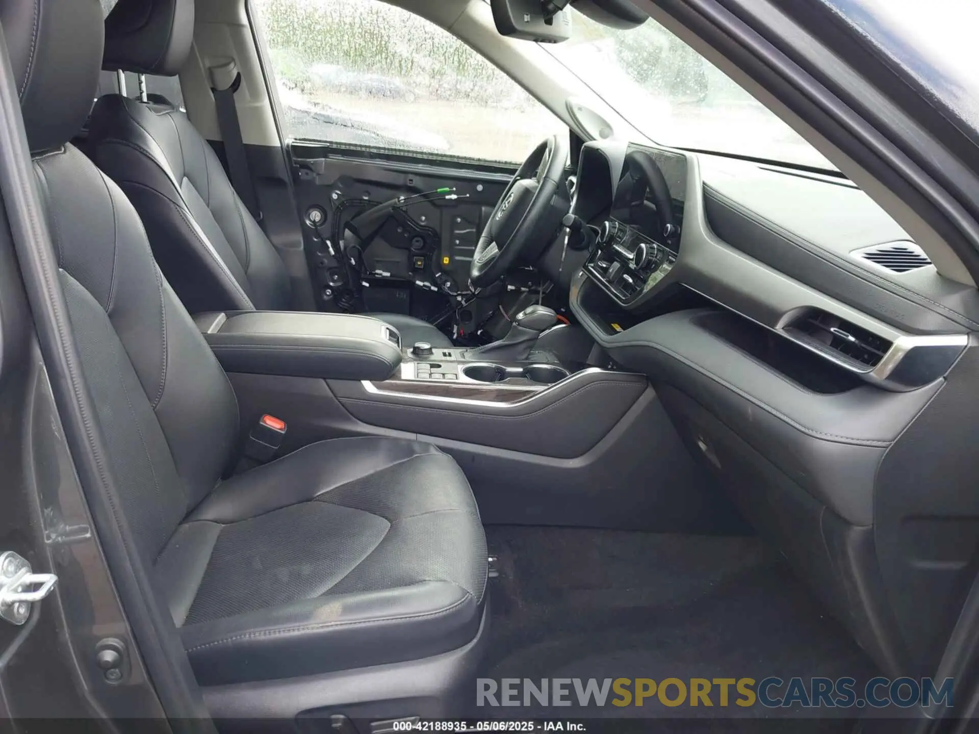 5 Photograph of a damaged car 5TDKDRBH0PS006456 TOYOTA HIGHLANDER 2023