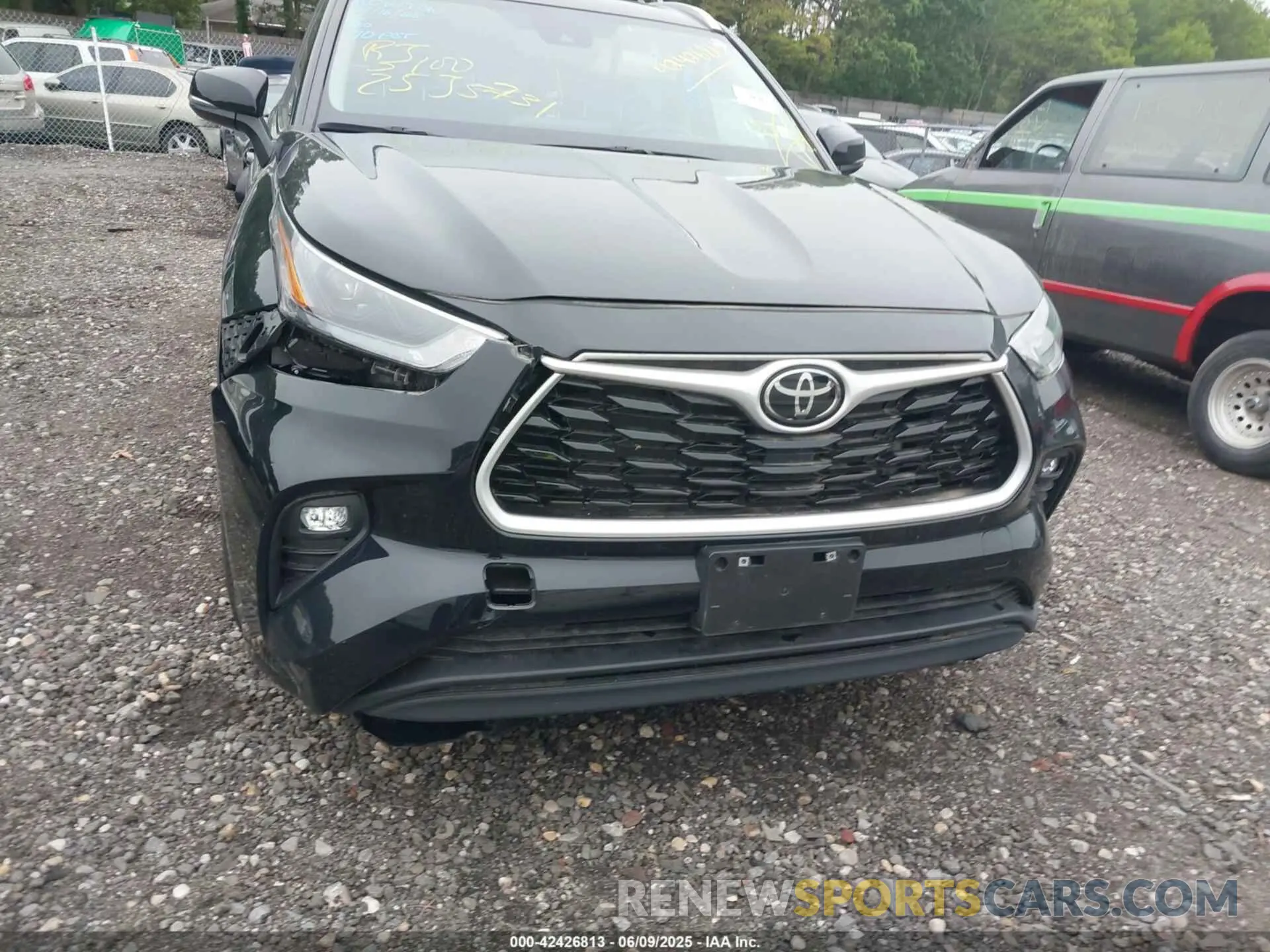 11 Photograph of a damaged car 5TDKDRBH0PS026819 TOYOTA HIGHLANDER 2023