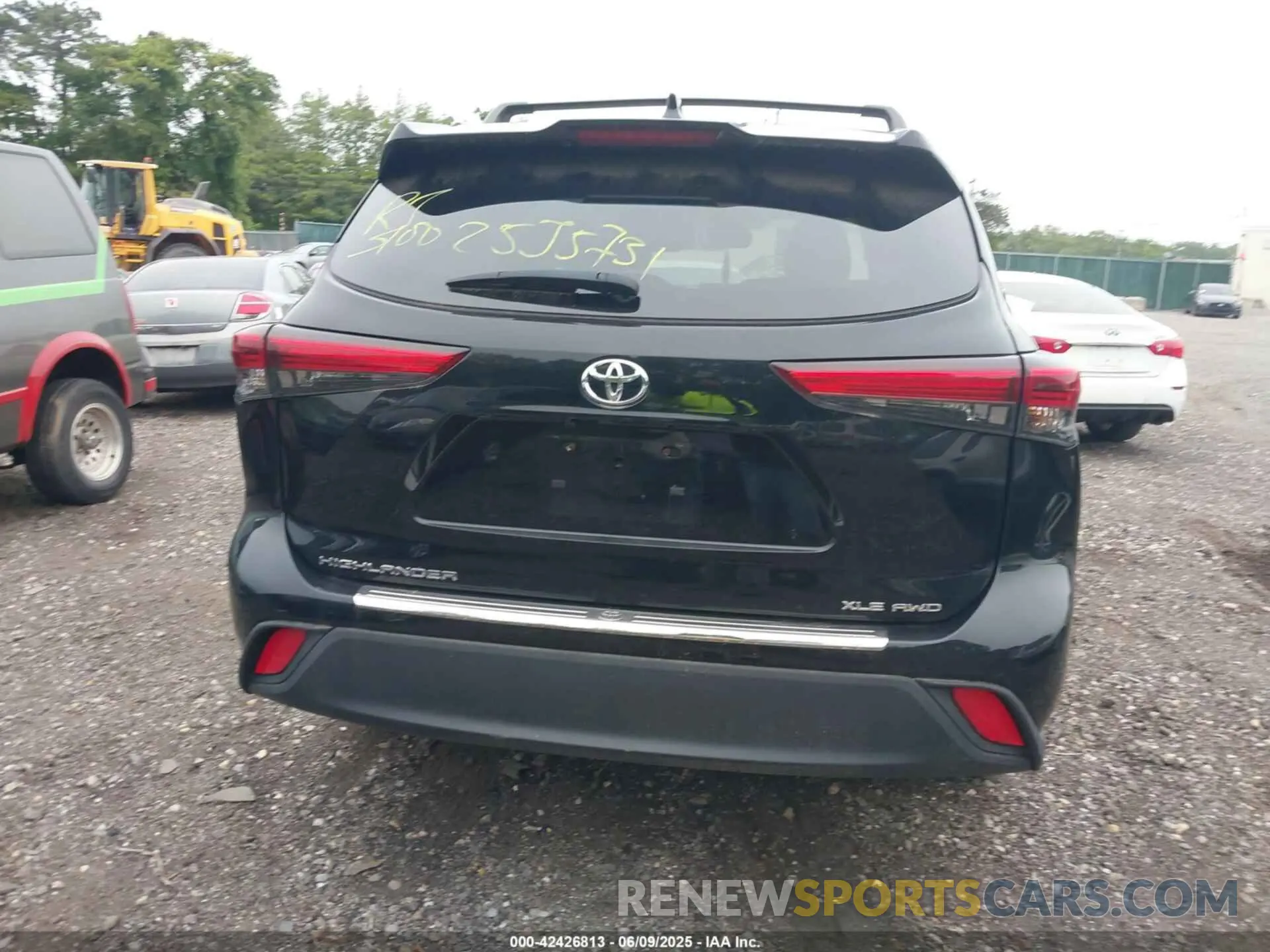15 Photograph of a damaged car 5TDKDRBH0PS026819 TOYOTA HIGHLANDER 2023