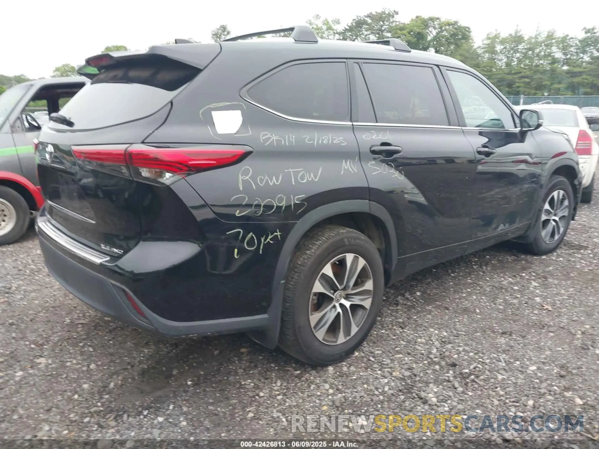 4 Photograph of a damaged car 5TDKDRBH0PS026819 TOYOTA HIGHLANDER 2023