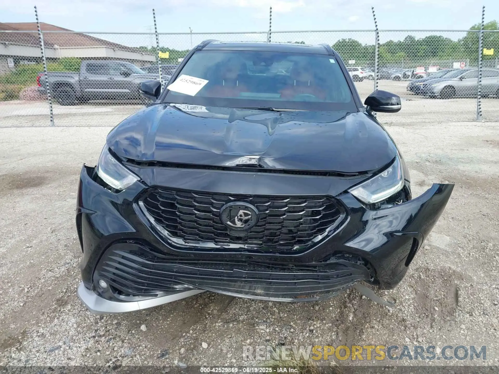 12 Photograph of a damaged car 5TDKDRBH0PS509825 TOYOTA HIGHLANDER 2023
