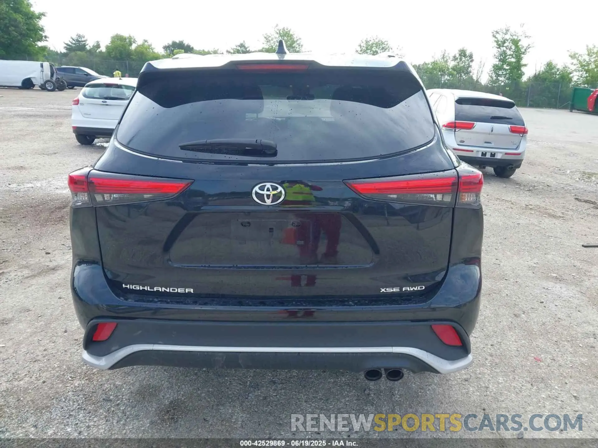 16 Photograph of a damaged car 5TDKDRBH0PS509825 TOYOTA HIGHLANDER 2023