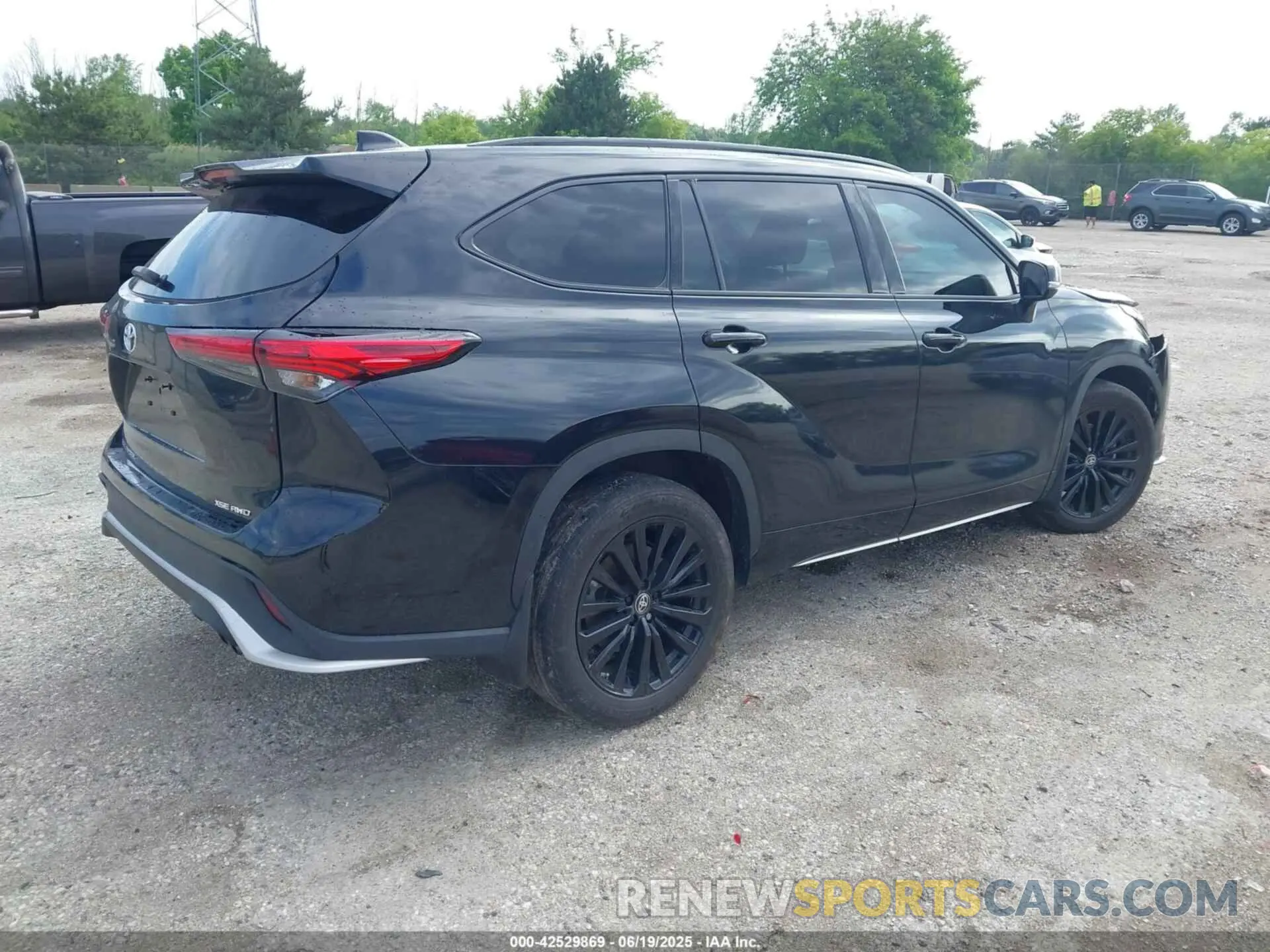 4 Photograph of a damaged car 5TDKDRBH0PS509825 TOYOTA HIGHLANDER 2023