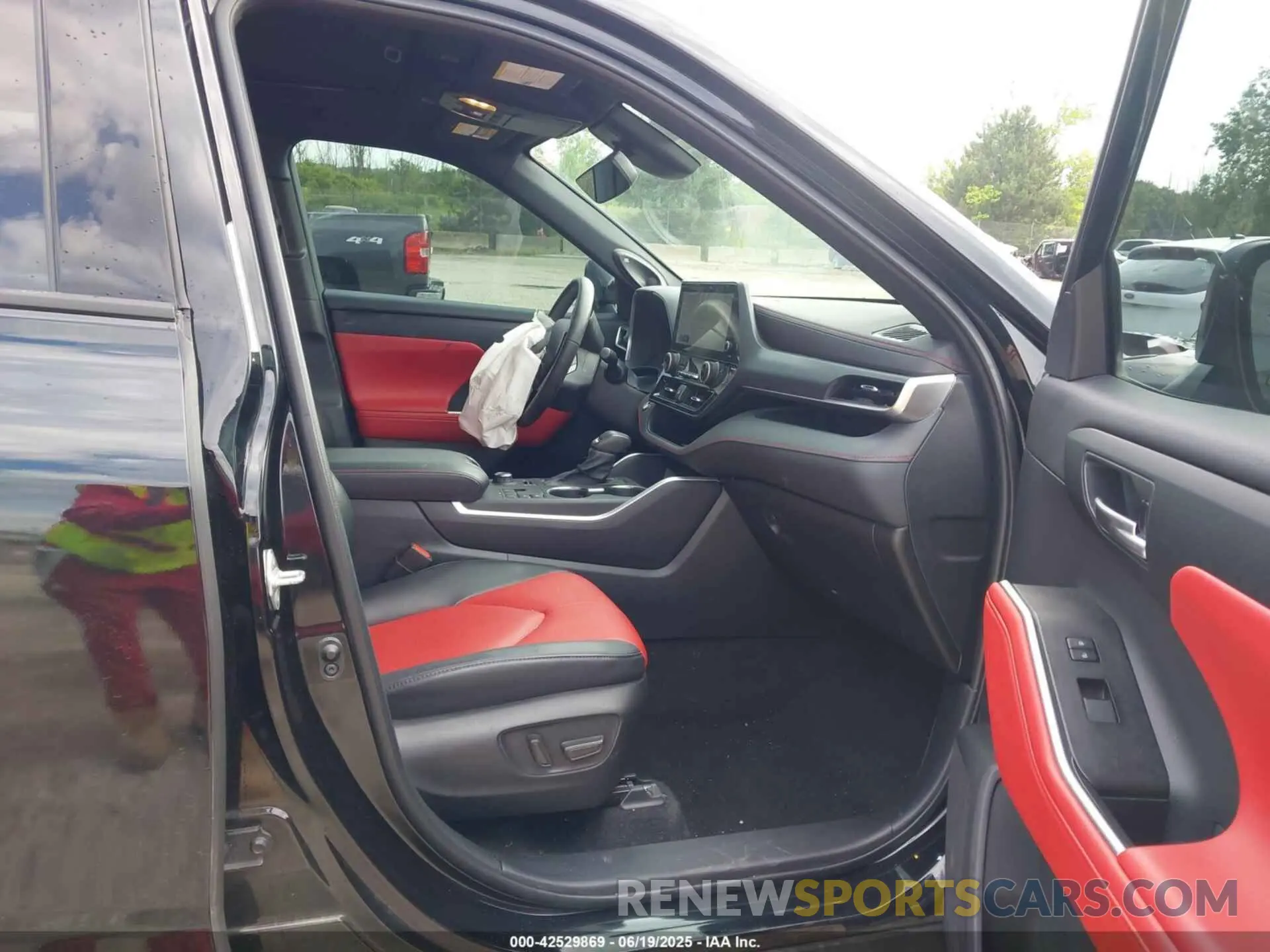 5 Photograph of a damaged car 5TDKDRBH0PS509825 TOYOTA HIGHLANDER 2023