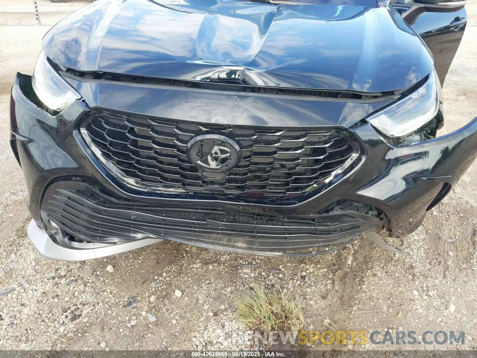 6 Photograph of a damaged car 5TDKDRBH0PS509825 TOYOTA HIGHLANDER 2023