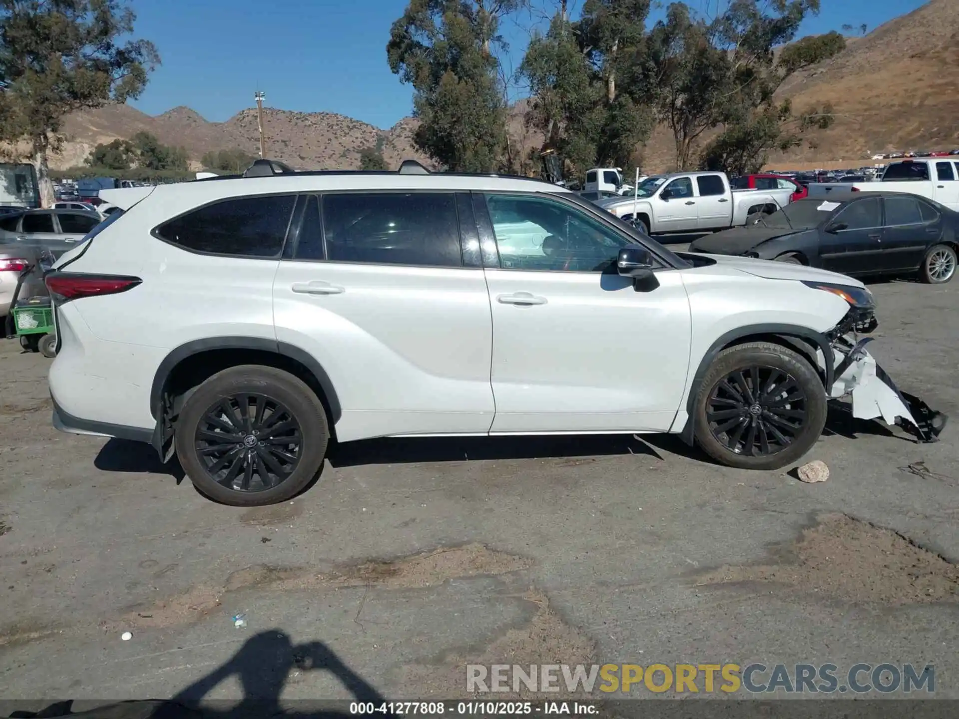 13 Photograph of a damaged car 5TDKDRBH1PS019944 TOYOTA HIGHLANDER 2023