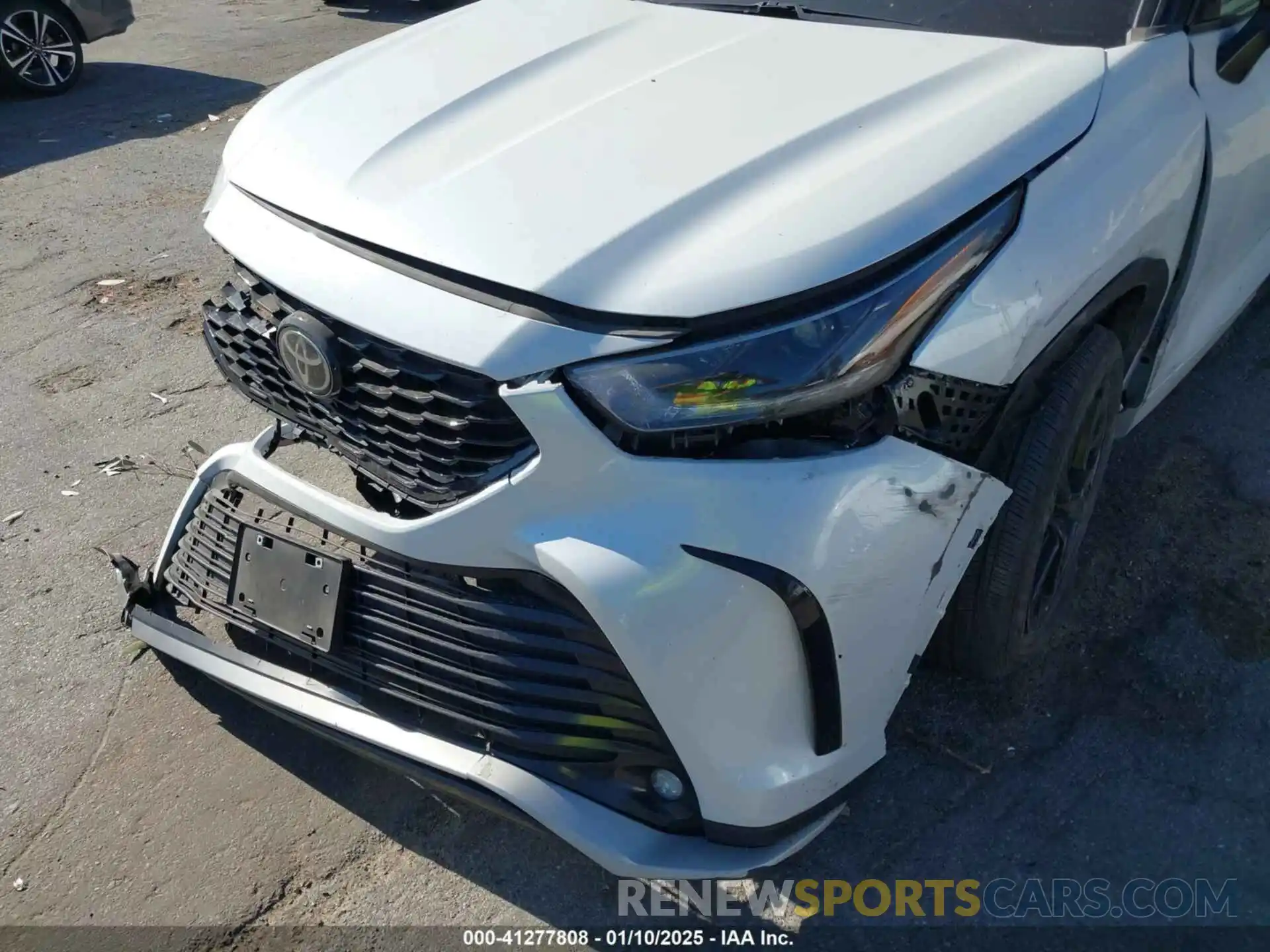 17 Photograph of a damaged car 5TDKDRBH1PS019944 TOYOTA HIGHLANDER 2023