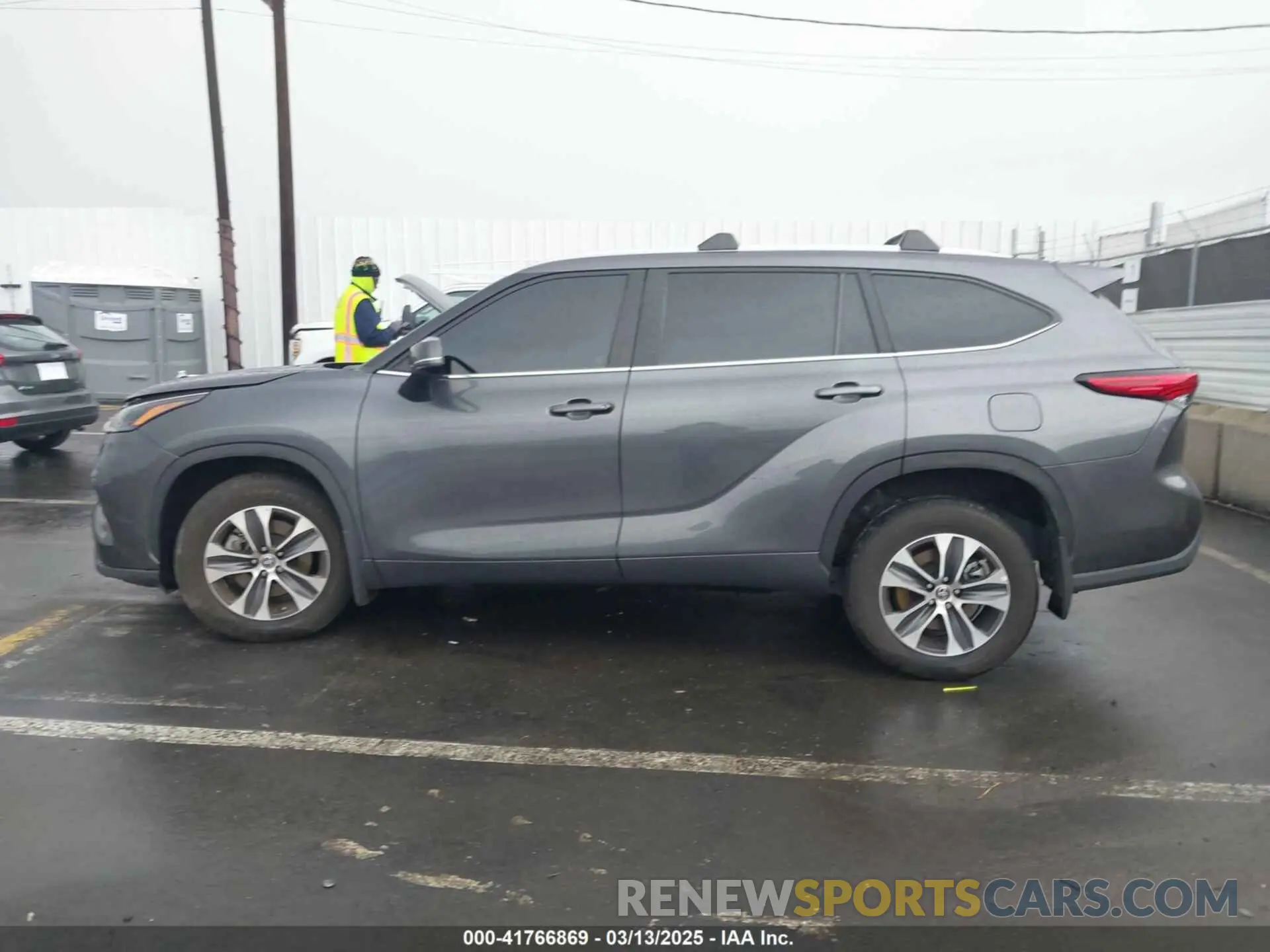 13 Photograph of a damaged car 5TDKDRBH2PS005597 TOYOTA HIGHLANDER 2023