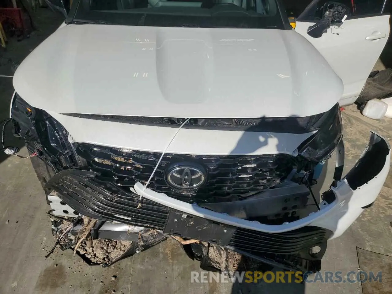 12 Photograph of a damaged car 5TDKDRBH2PS009150 TOYOTA HIGHLANDER 2023