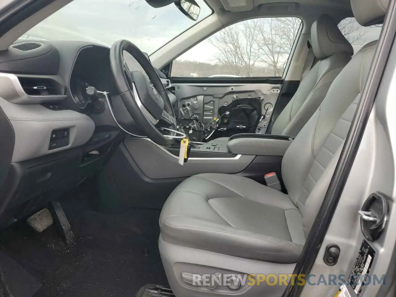 7 Photograph of a damaged car 5TDKDRBH2PS014431 TOYOTA HIGHLANDER 2023