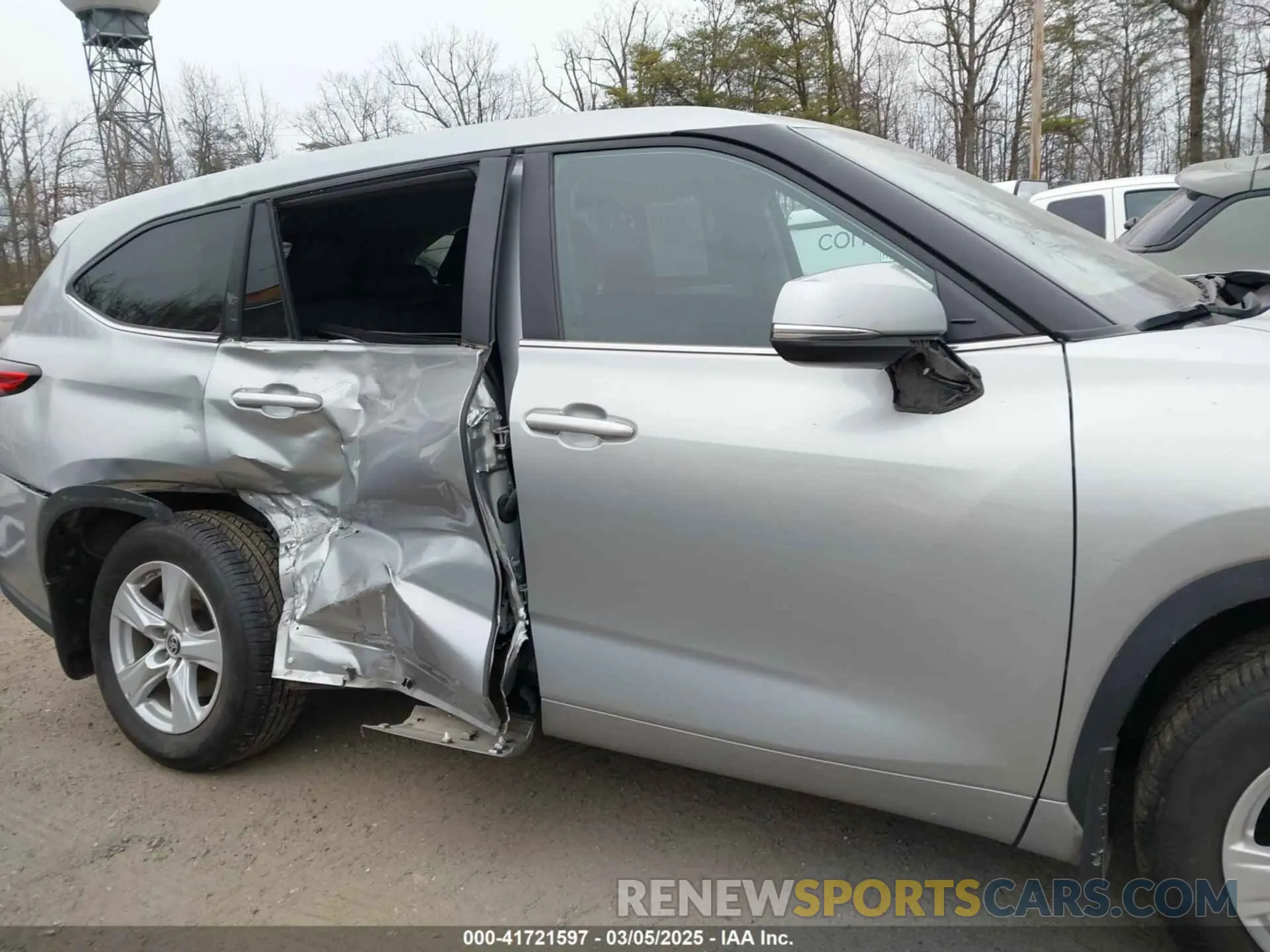 13 Photograph of a damaged car 5TDKDRBH2PS015689 TOYOTA HIGHLANDER 2023