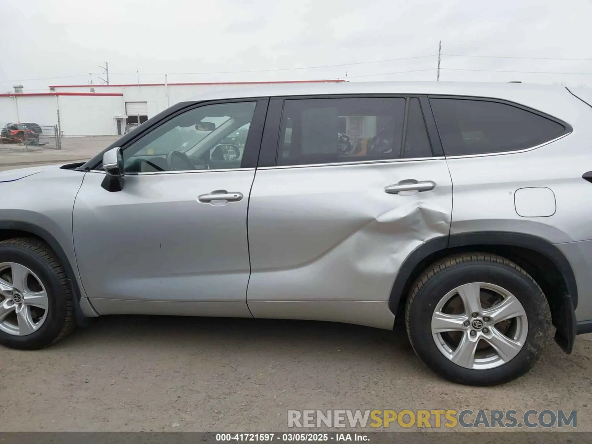 14 Photograph of a damaged car 5TDKDRBH2PS015689 TOYOTA HIGHLANDER 2023