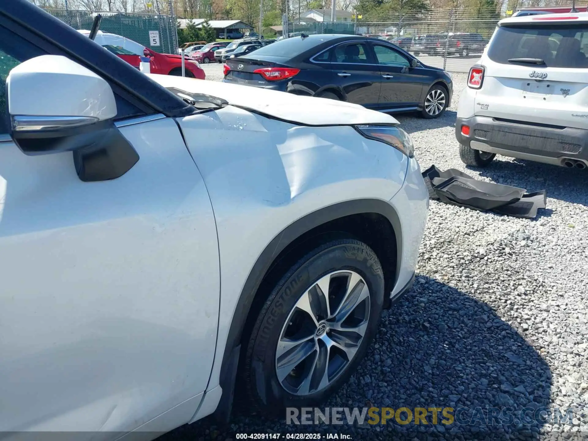 19 Photograph of a damaged car 5TDKDRBH2PS041970 TOYOTA HIGHLANDER 2023