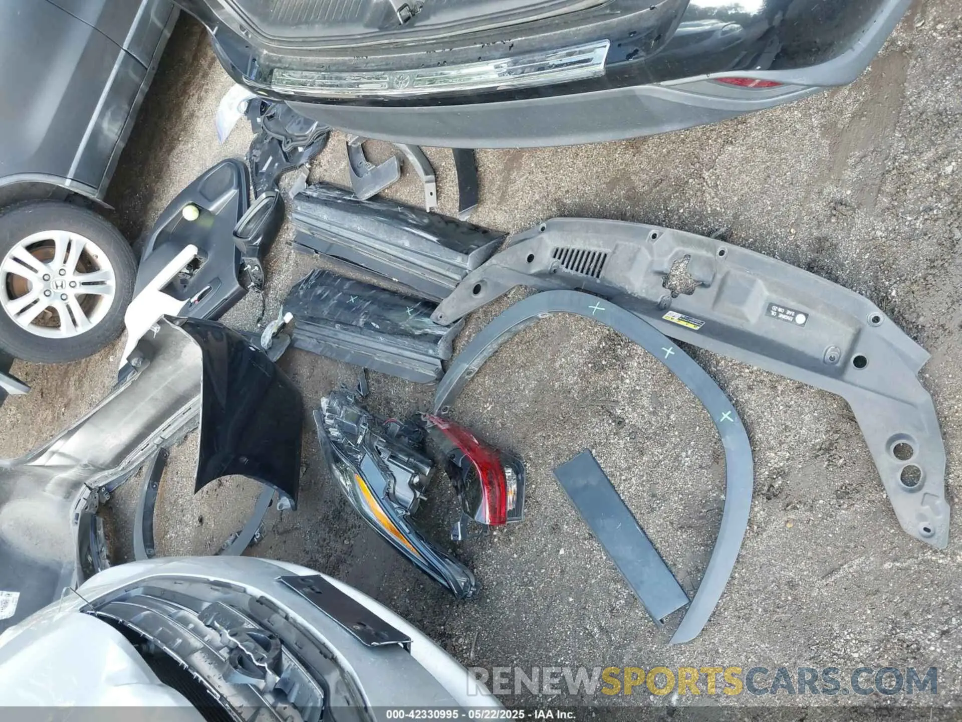 12 Photograph of a damaged car 5TDKDRBH2PS503377 TOYOTA HIGHLANDER 2023