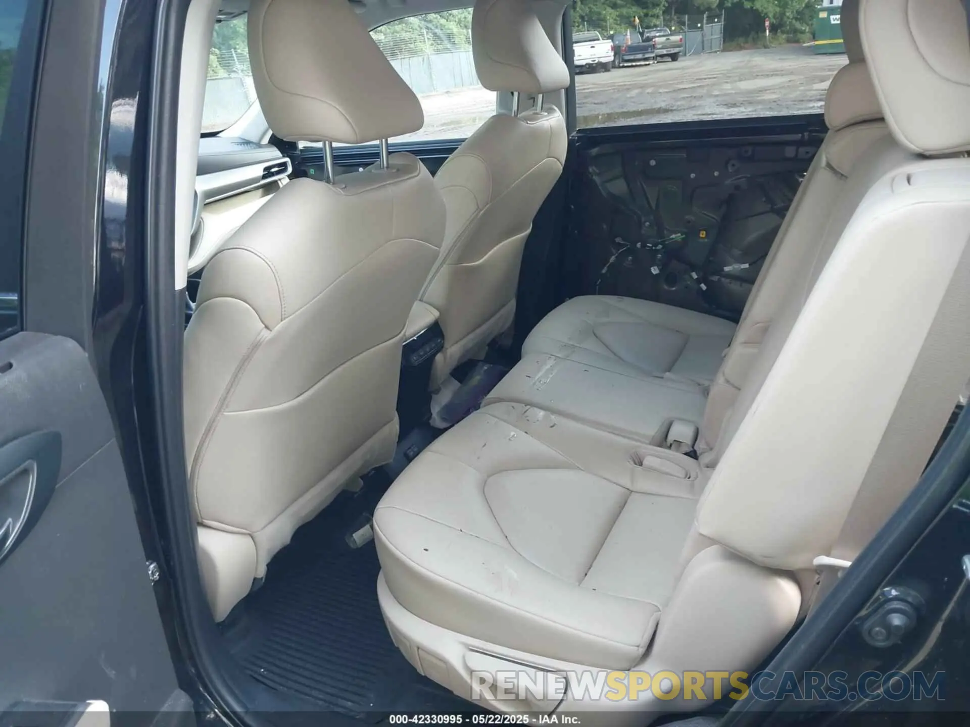 8 Photograph of a damaged car 5TDKDRBH2PS503377 TOYOTA HIGHLANDER 2023
