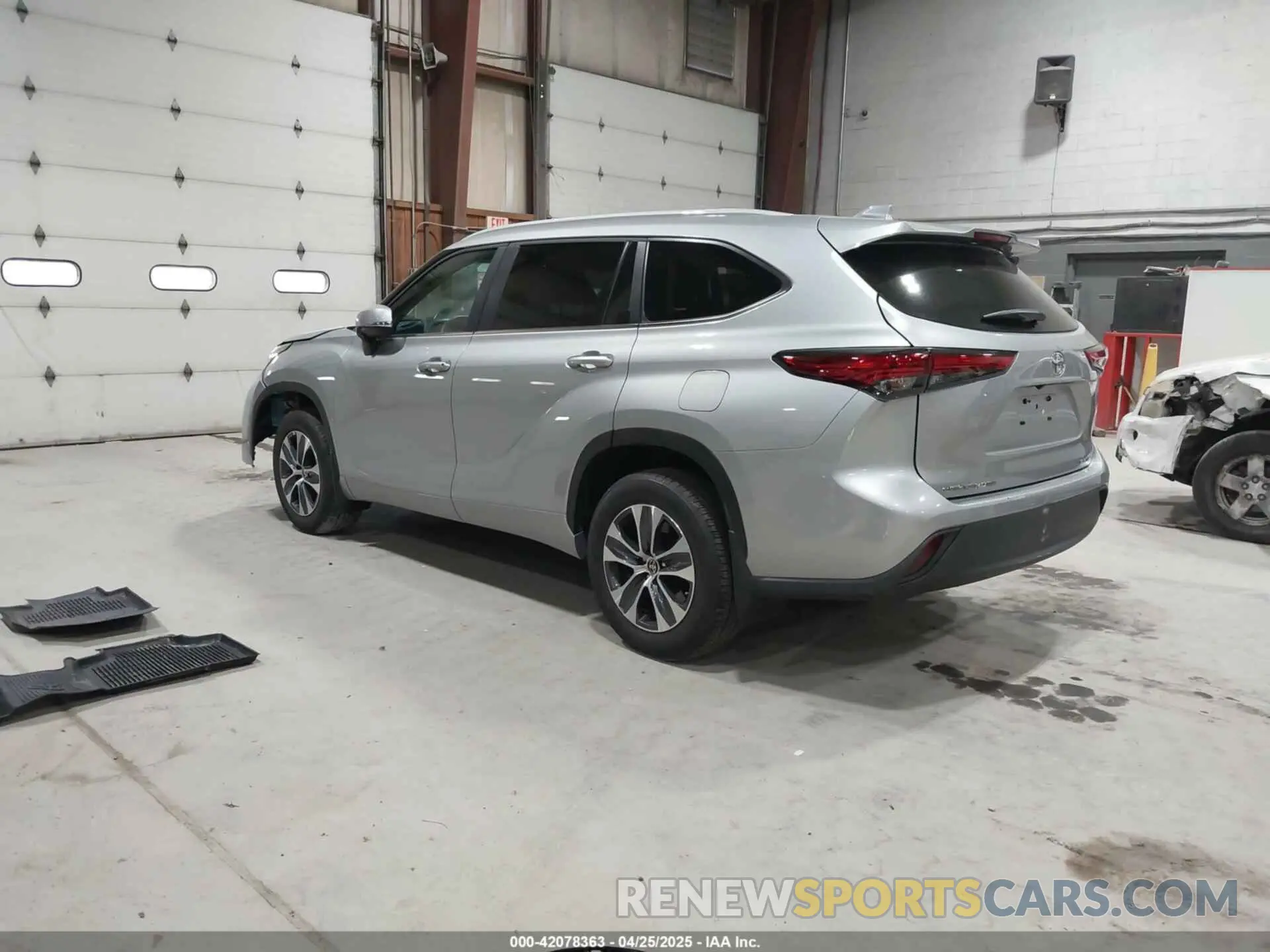 3 Photograph of a damaged car 5TDKDRBH2PS526769 TOYOTA HIGHLANDER 2023