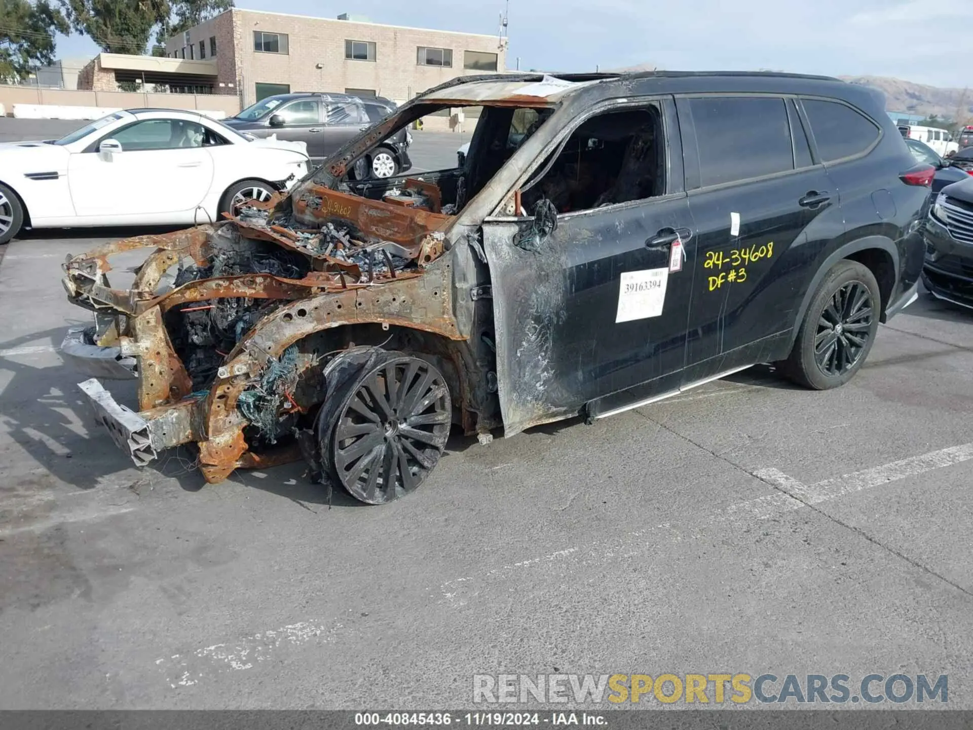 2 Photograph of a damaged car 5TDKDRBH3PS019945 TOYOTA HIGHLANDER 2023