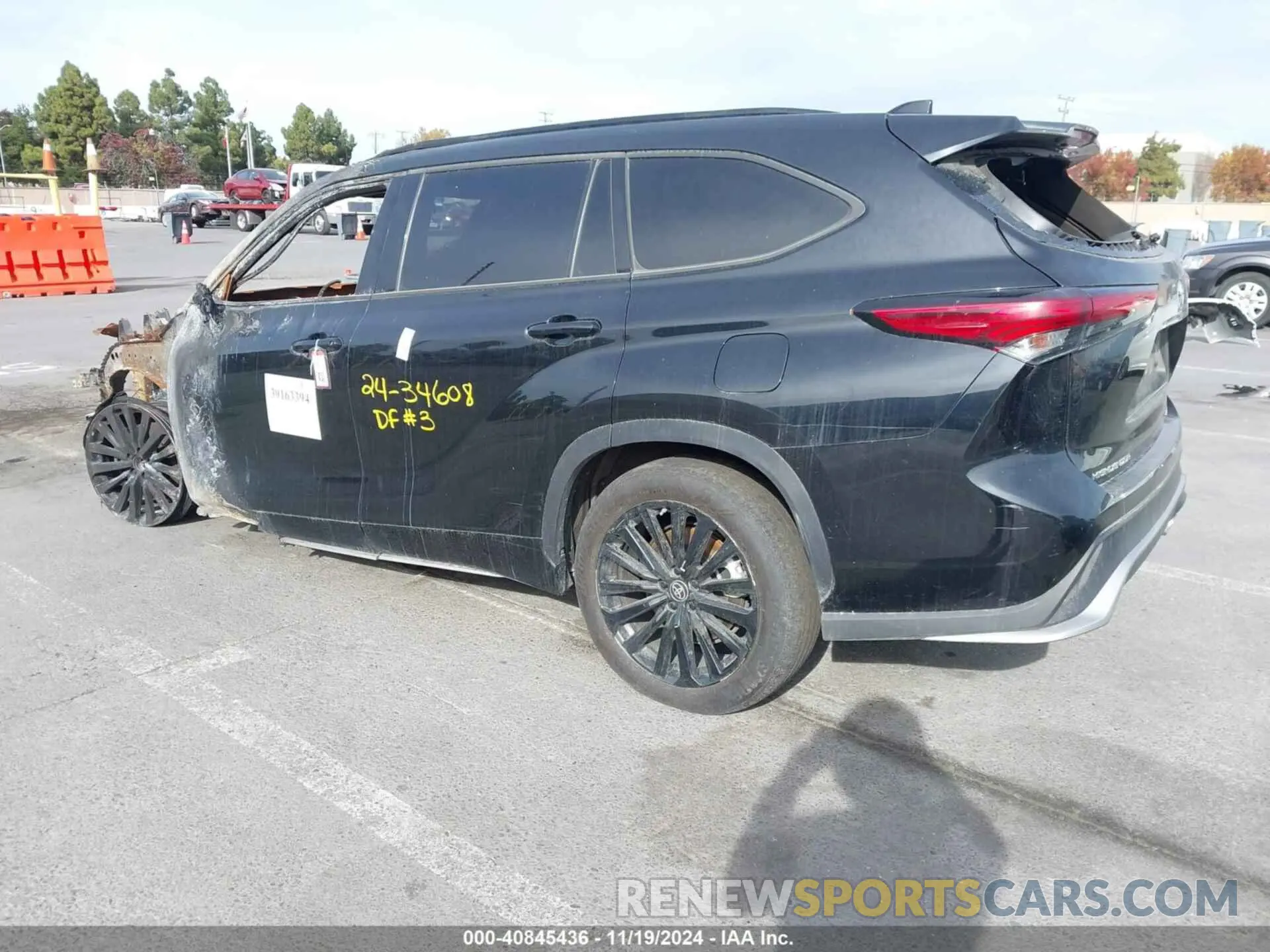 3 Photograph of a damaged car 5TDKDRBH3PS019945 TOYOTA HIGHLANDER 2023
