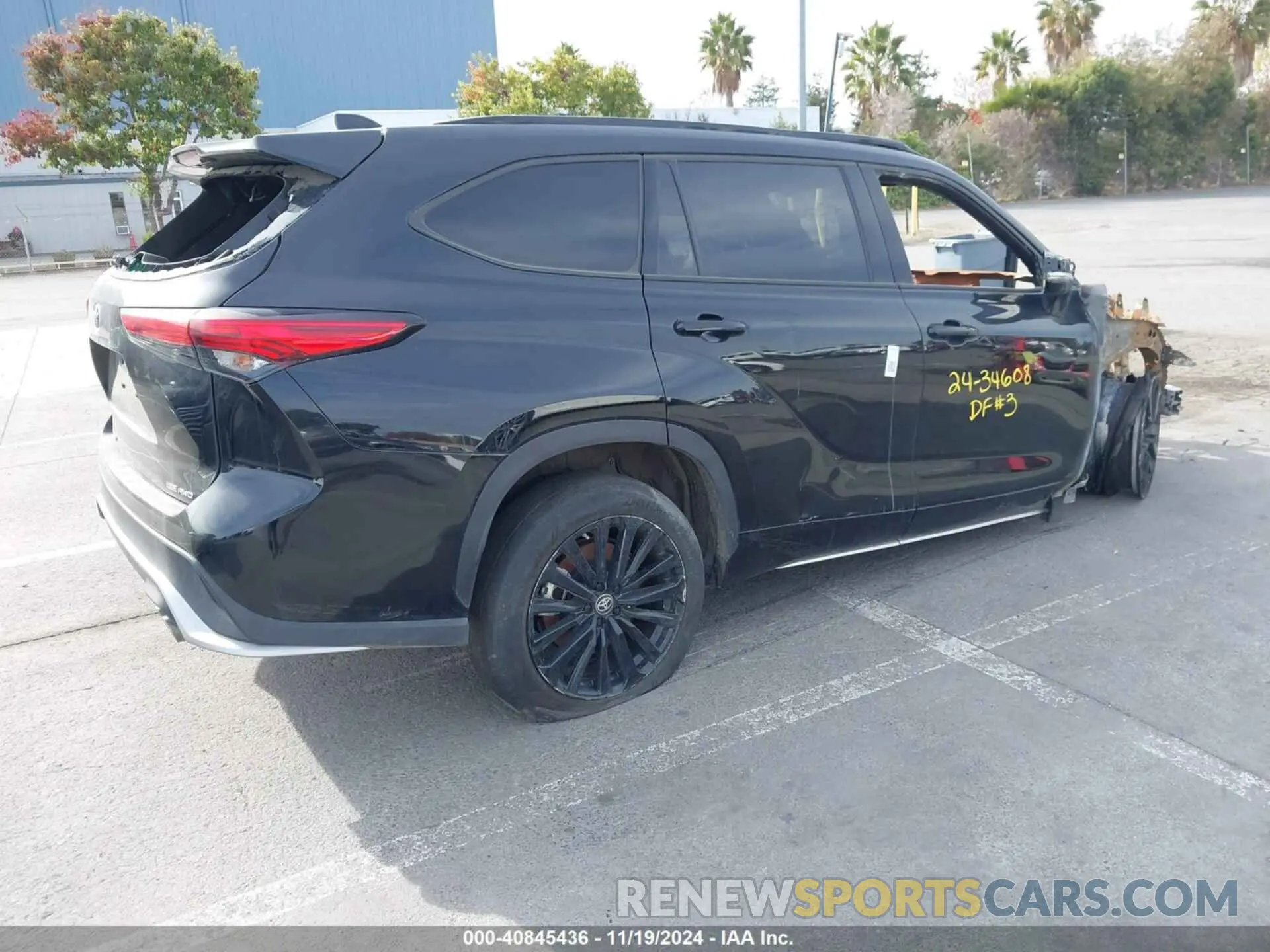 4 Photograph of a damaged car 5TDKDRBH3PS019945 TOYOTA HIGHLANDER 2023
