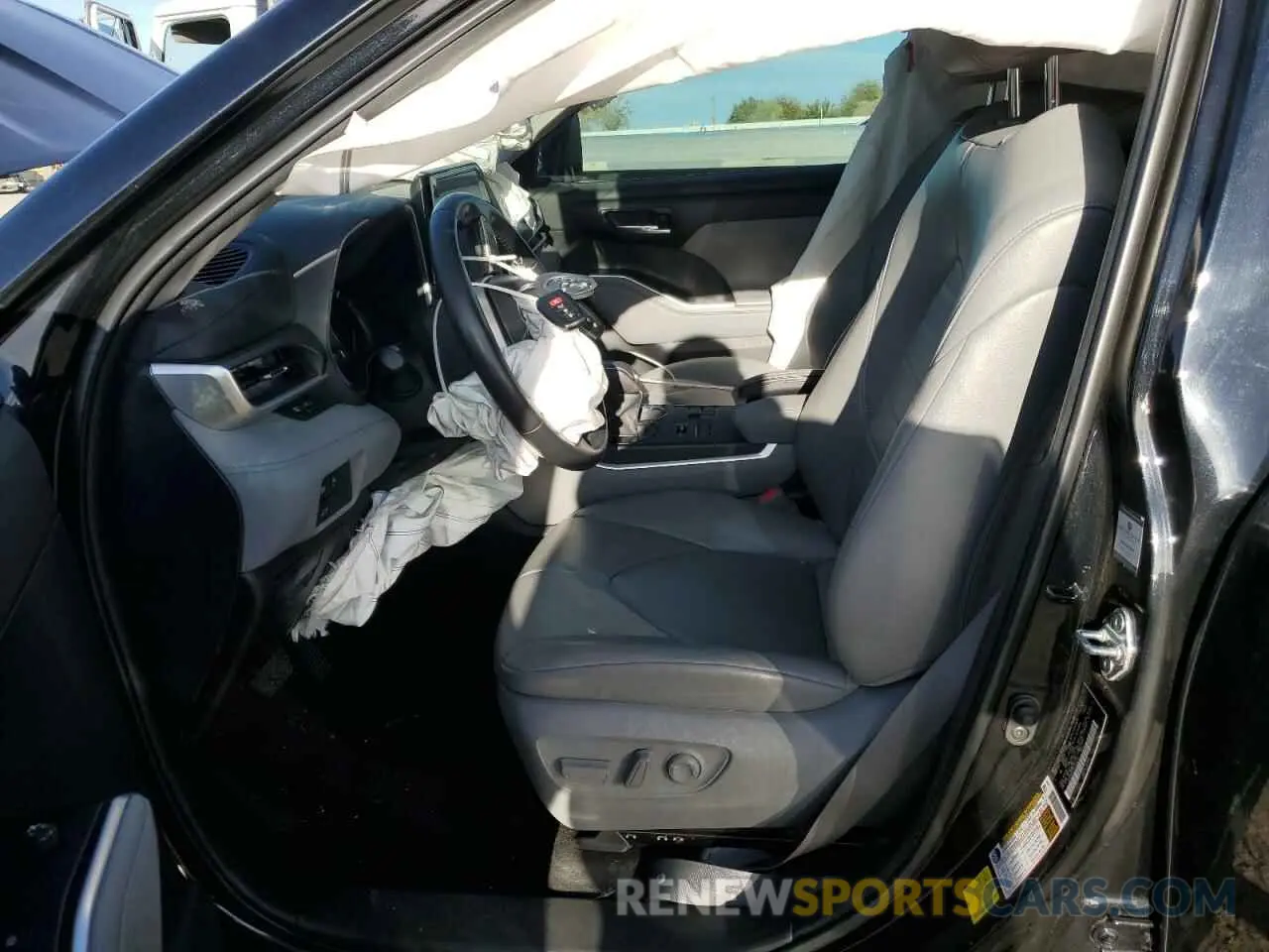 7 Photograph of a damaged car 5TDKDRBH3PS505252 TOYOTA HIGHLANDER 2023