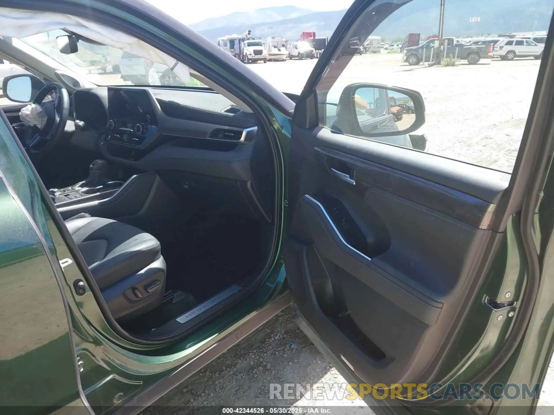 5 Photograph of a damaged car 5TDKDRBH3PS520012 TOYOTA HIGHLANDER 2023