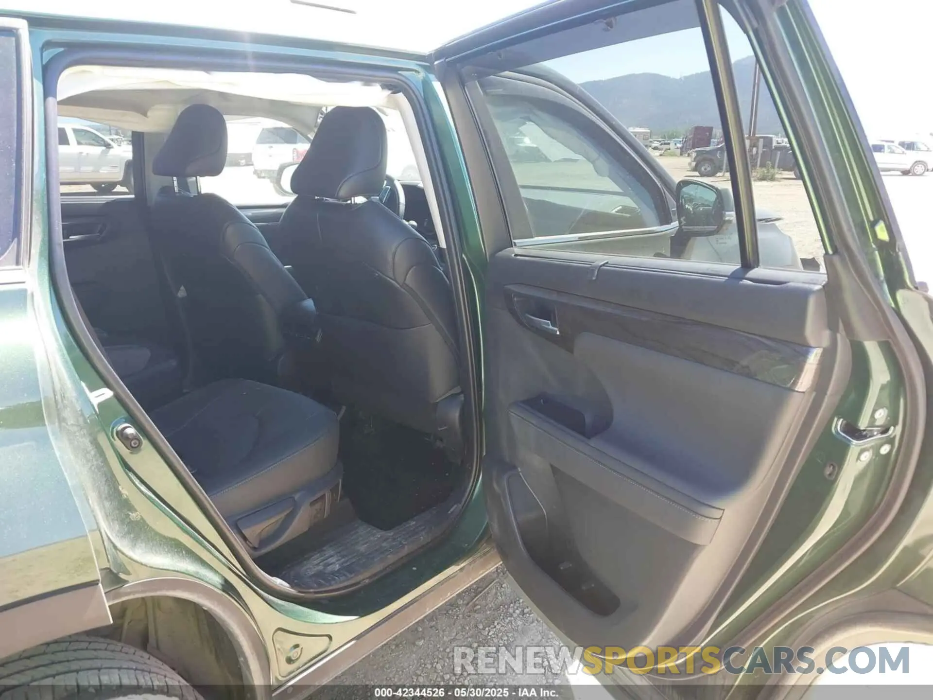 8 Photograph of a damaged car 5TDKDRBH3PS520012 TOYOTA HIGHLANDER 2023