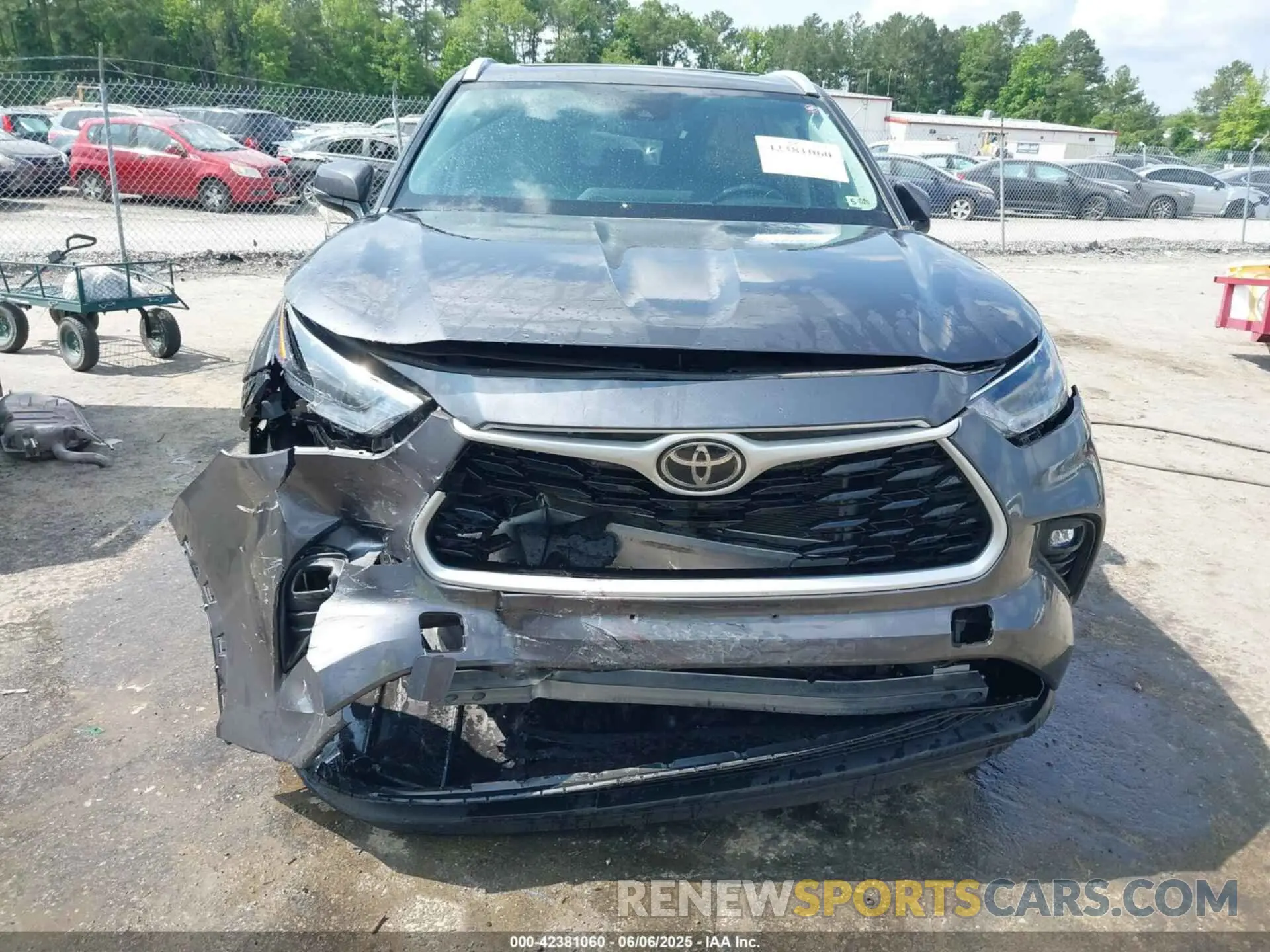 12 Photograph of a damaged car 5TDKDRBH5PS013127 TOYOTA HIGHLANDER 2023