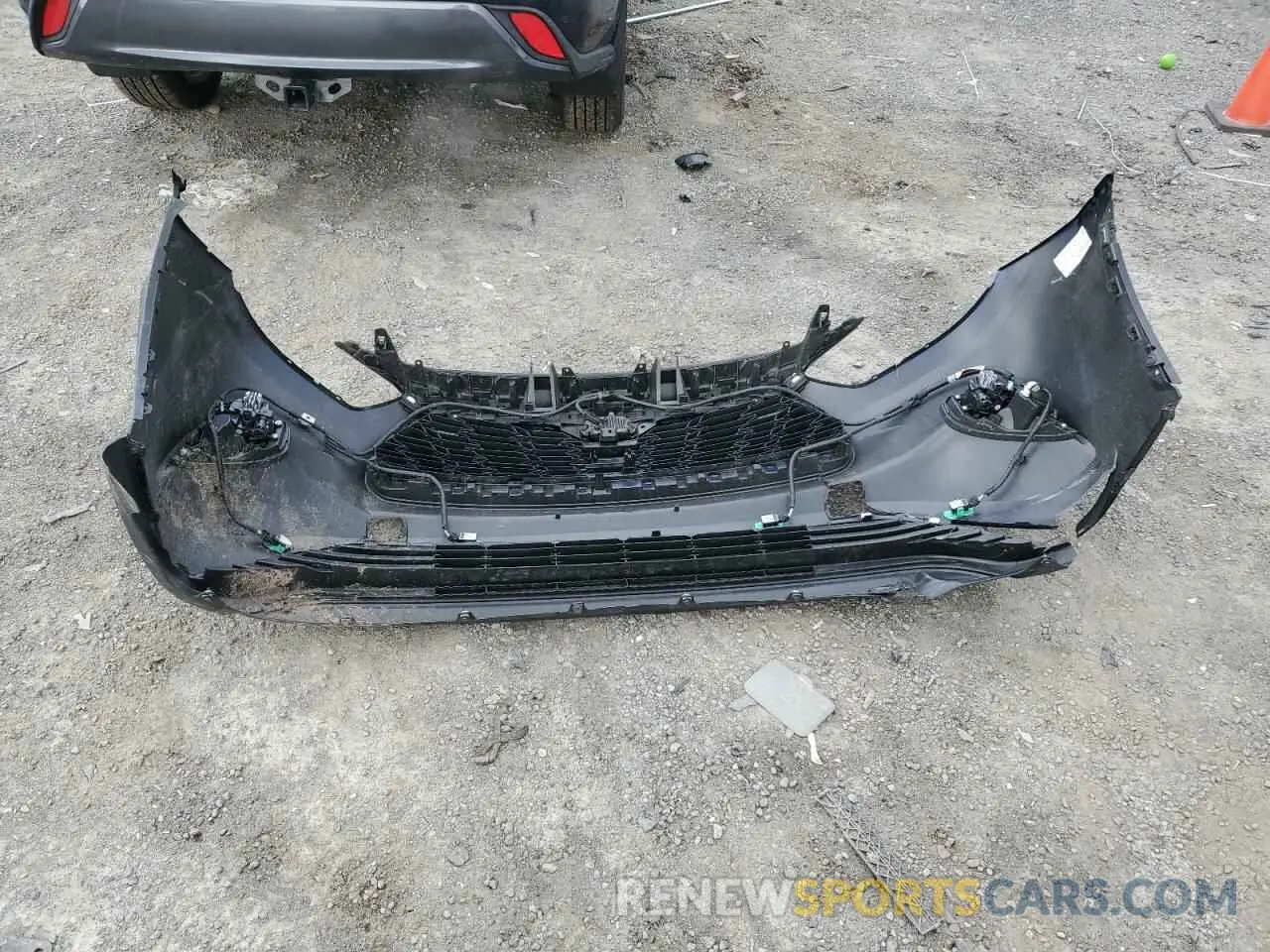 13 Photograph of a damaged car 5TDKDRBH5PS035287 TOYOTA HIGHLANDER 2023