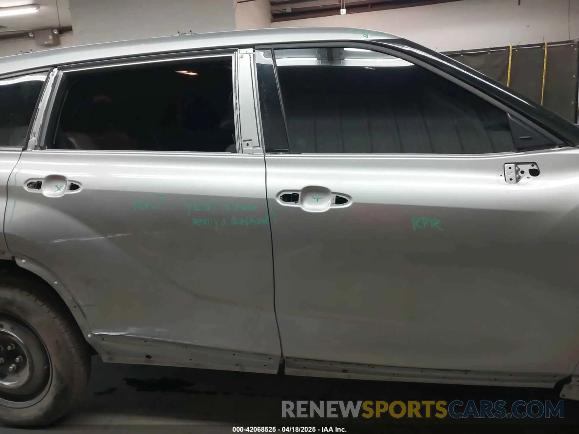 14 Photograph of a damaged car 5TDKDRBH5PS519850 TOYOTA HIGHLANDER 2023