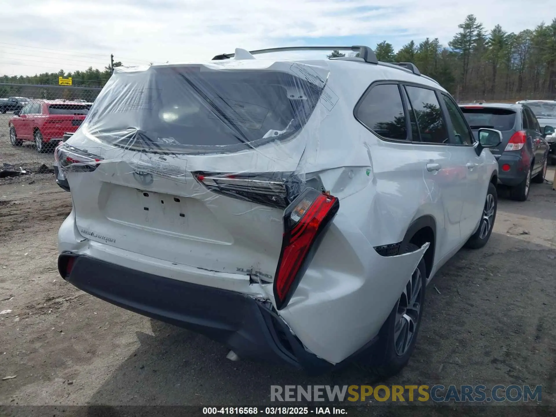 4 Photograph of a damaged car 5TDKDRBH6PS010219 TOYOTA HIGHLANDER 2023