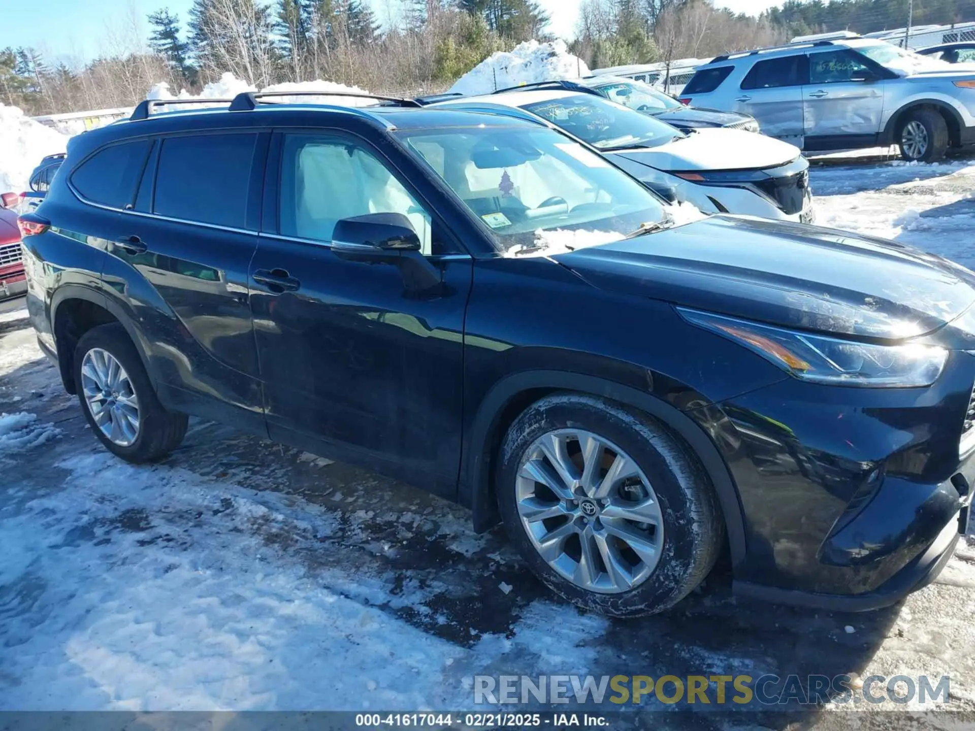 13 Photograph of a damaged car 5TDKDRBH6PS034374 TOYOTA HIGHLANDER 2023