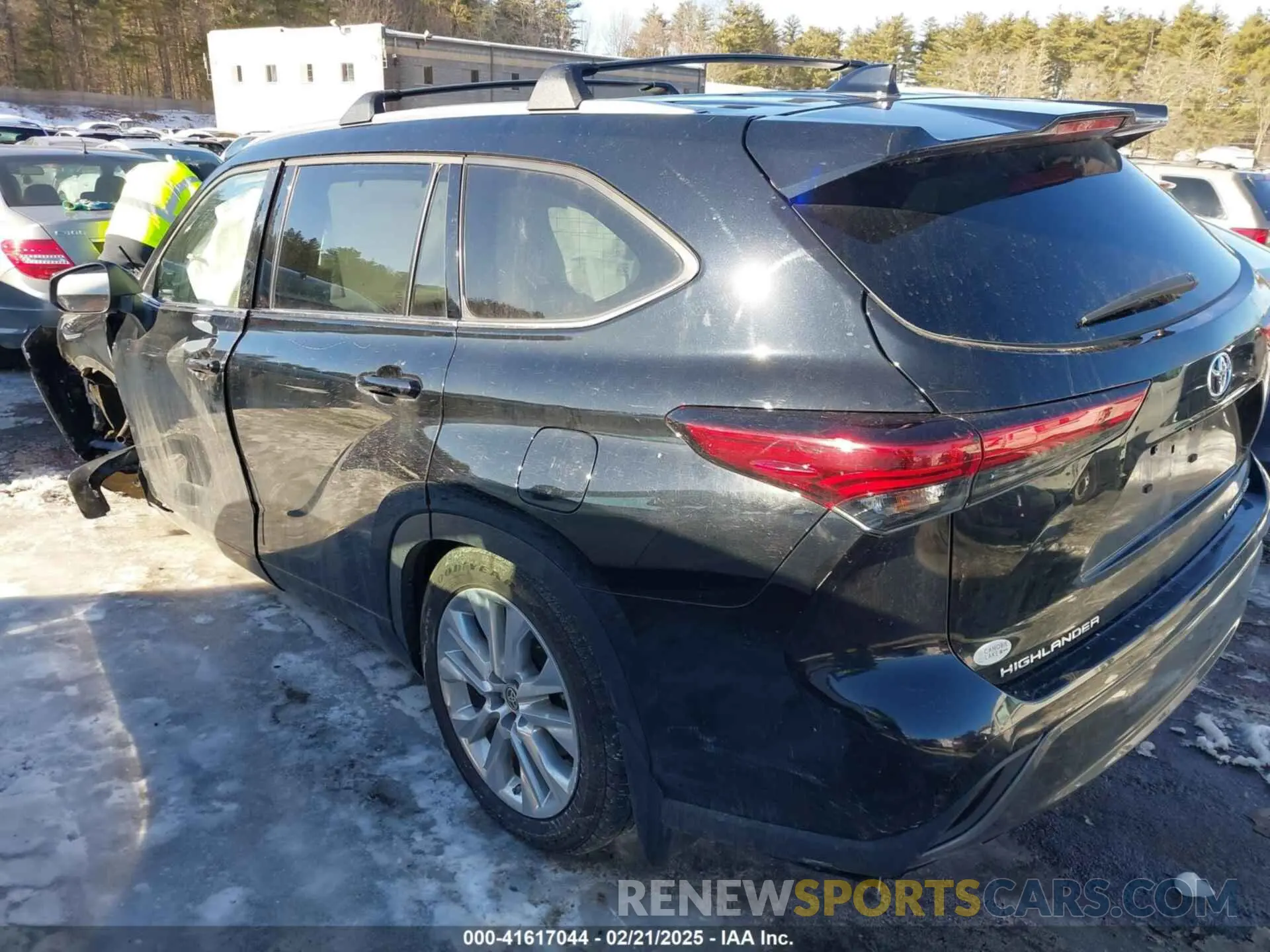 14 Photograph of a damaged car 5TDKDRBH6PS034374 TOYOTA HIGHLANDER 2023