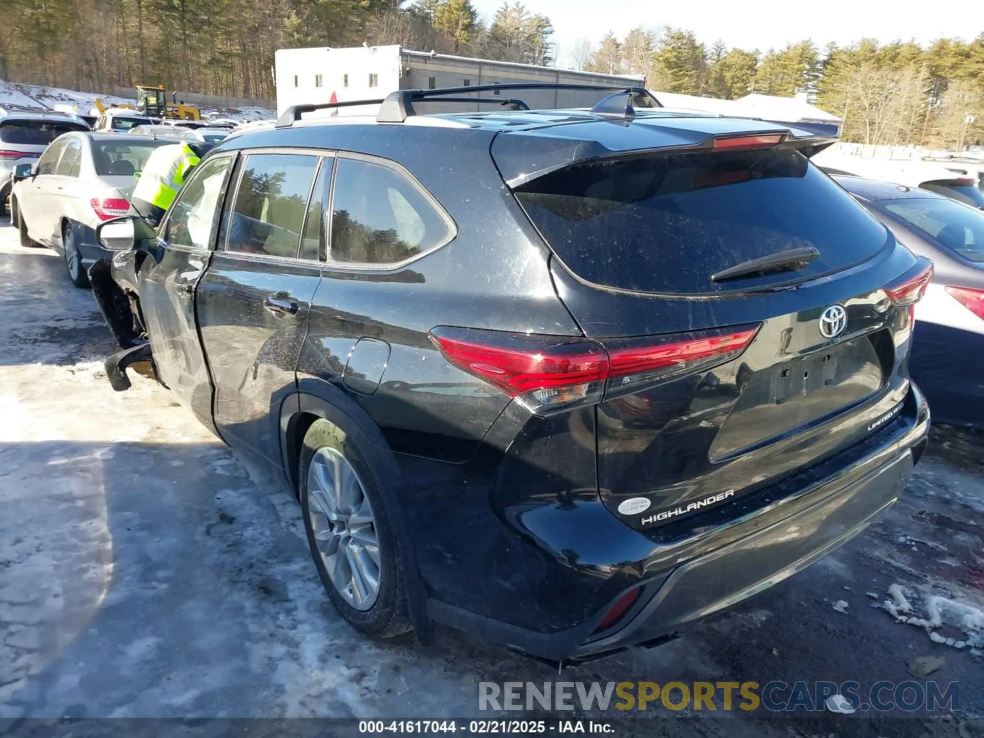 3 Photograph of a damaged car 5TDKDRBH6PS034374 TOYOTA HIGHLANDER 2023