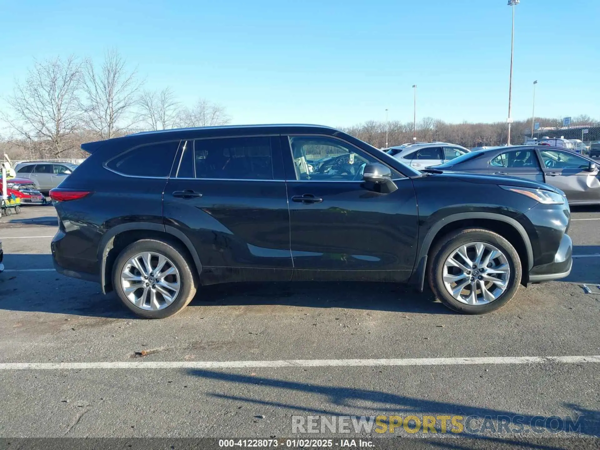13 Photograph of a damaged car 5TDKDRBH6PS035136 TOYOTA HIGHLANDER 2023