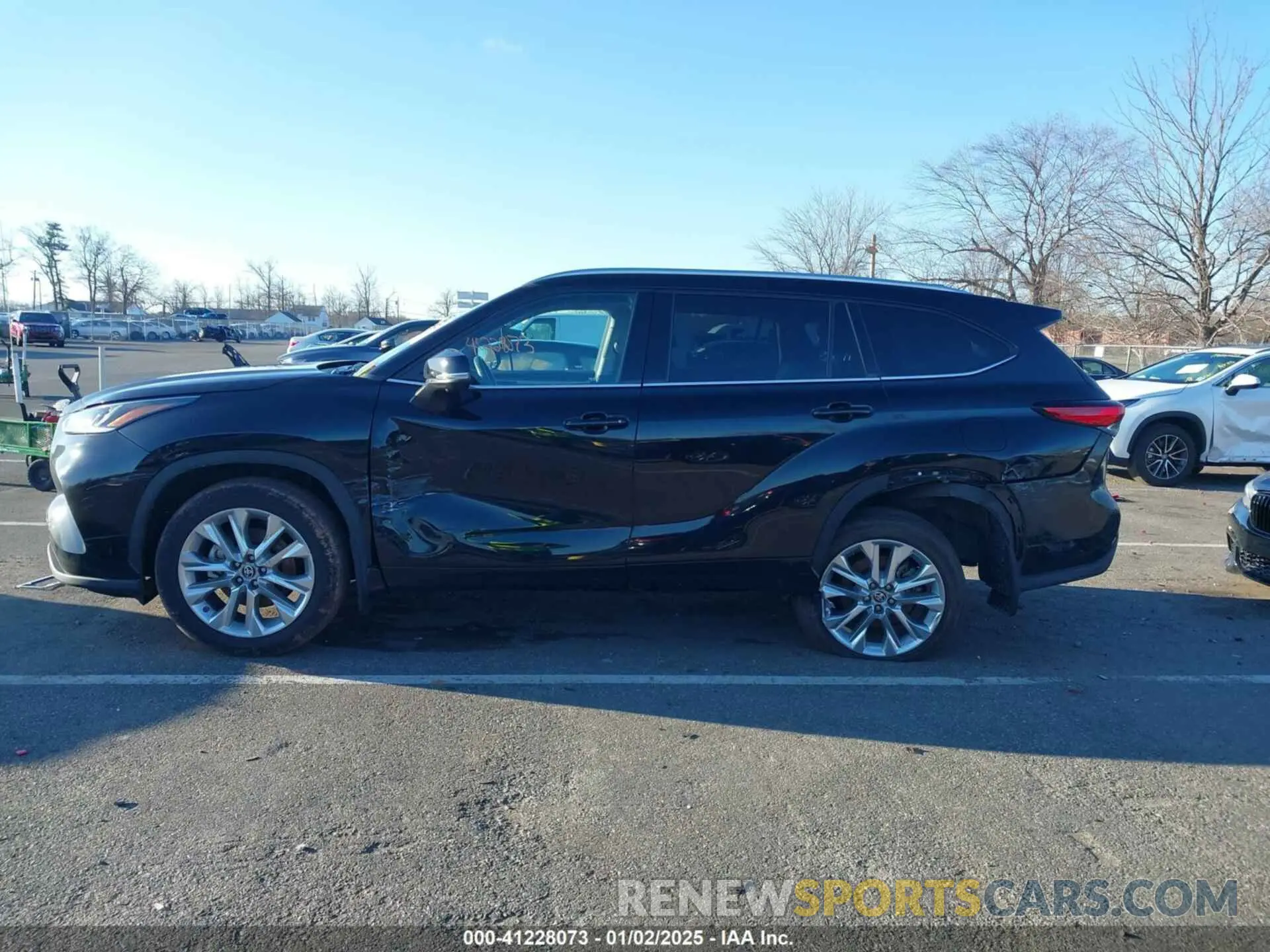 14 Photograph of a damaged car 5TDKDRBH6PS035136 TOYOTA HIGHLANDER 2023