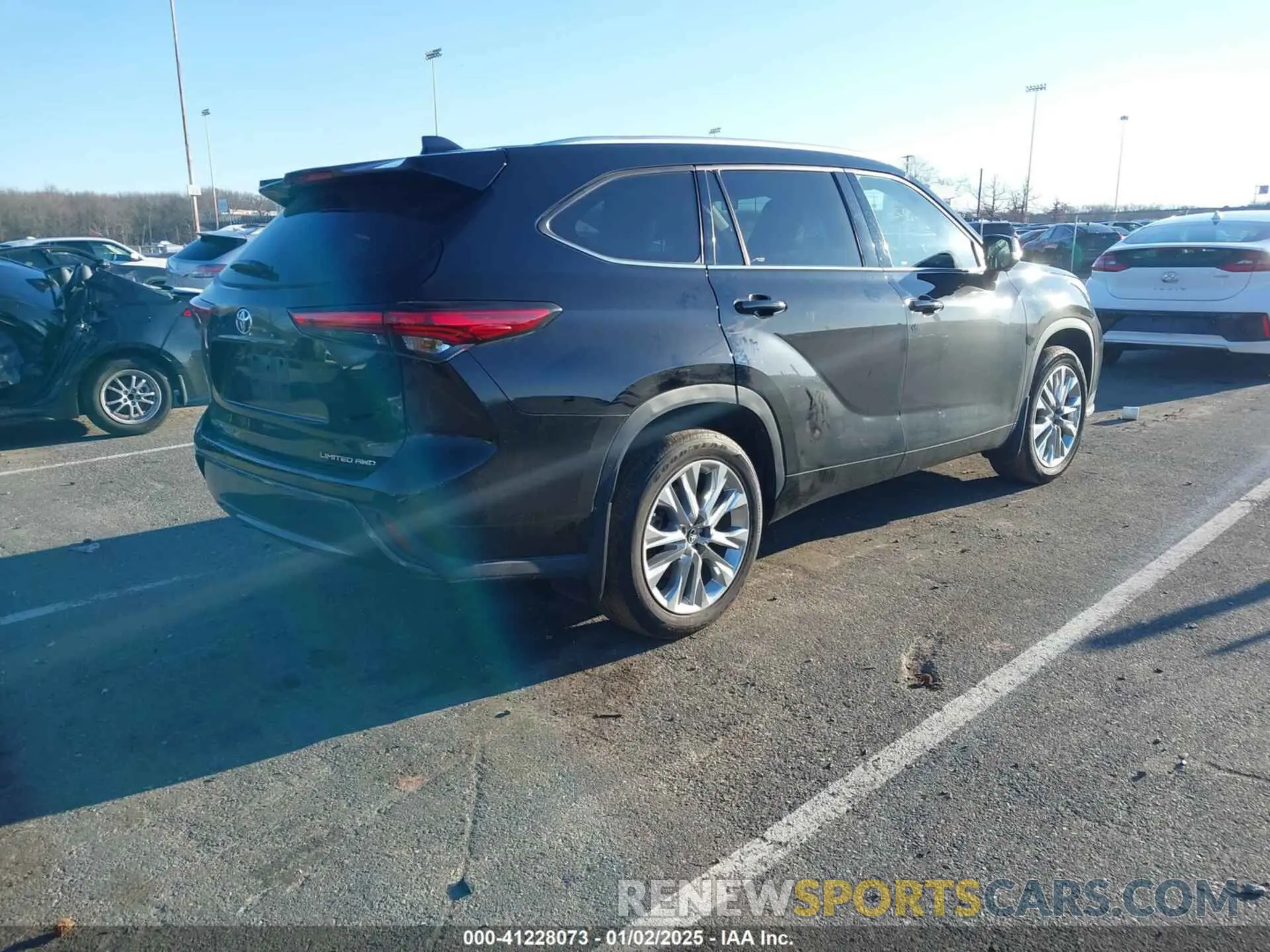 4 Photograph of a damaged car 5TDKDRBH6PS035136 TOYOTA HIGHLANDER 2023