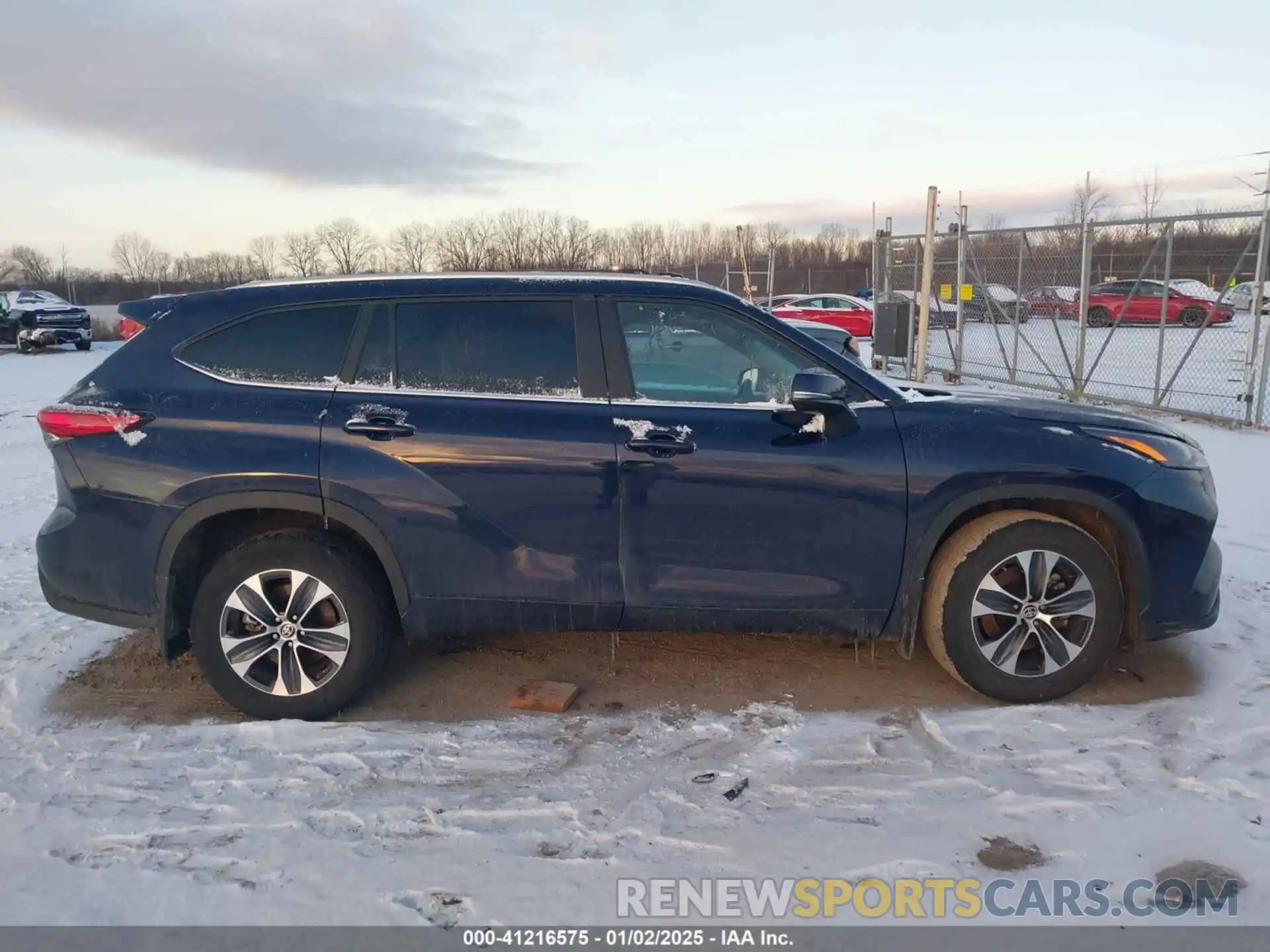 13 Photograph of a damaged car 5TDKDRBH6PS037808 TOYOTA HIGHLANDER 2023