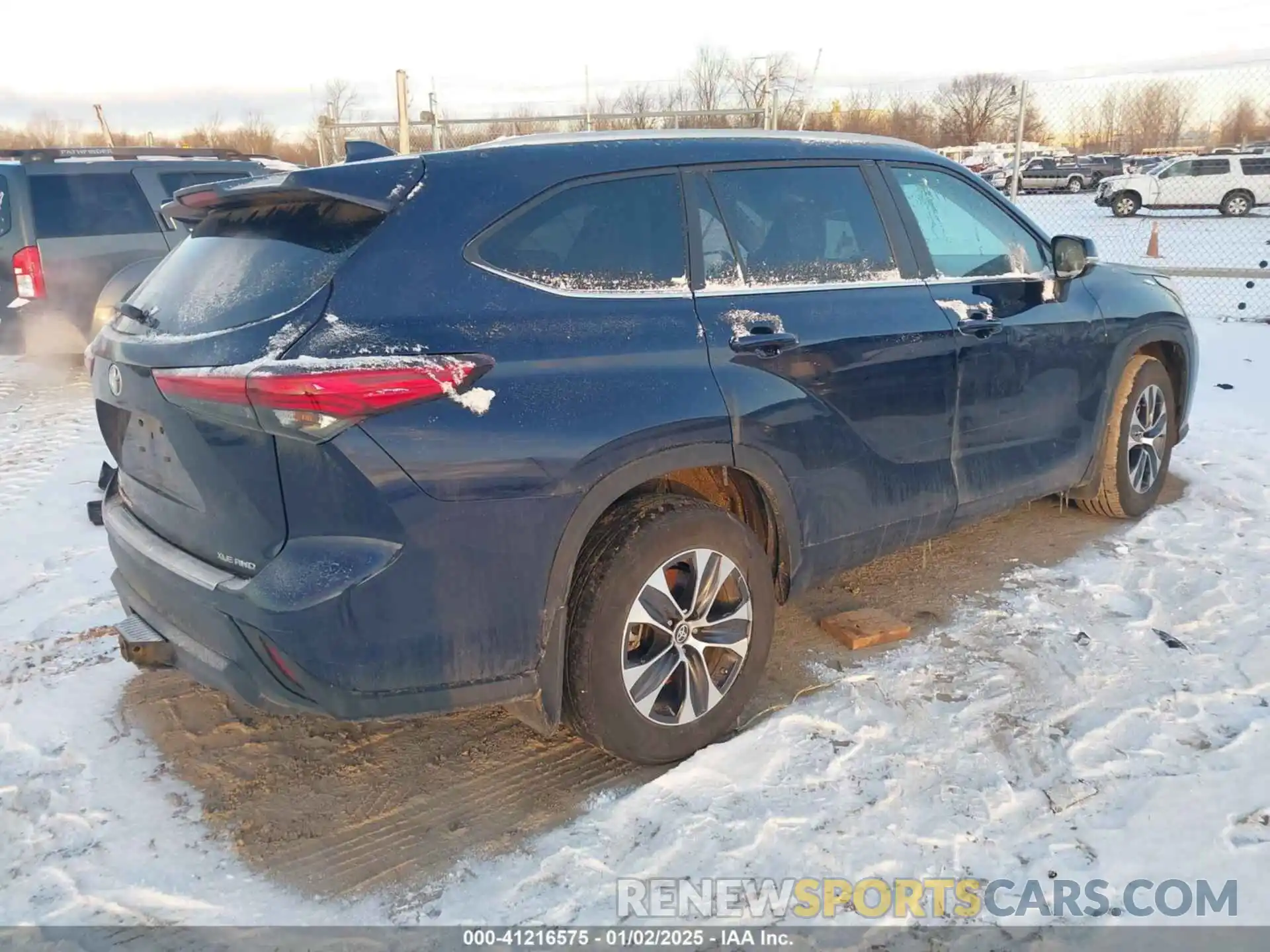 4 Photograph of a damaged car 5TDKDRBH6PS037808 TOYOTA HIGHLANDER 2023