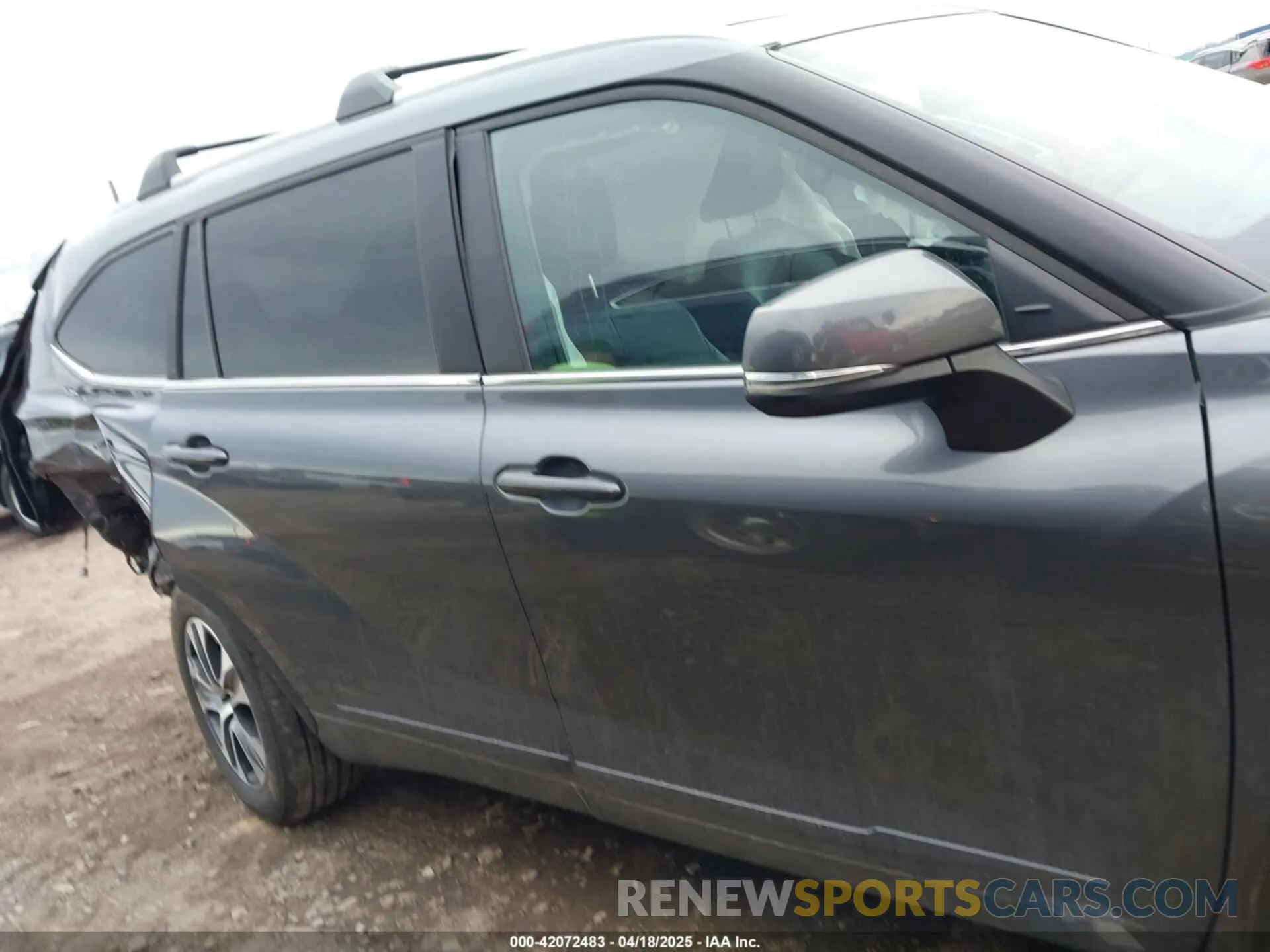 13 Photograph of a damaged car 5TDKDRBH7PS044010 TOYOTA HIGHLANDER 2023