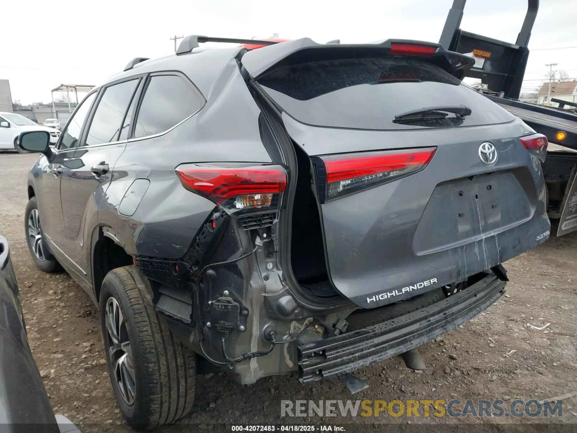 3 Photograph of a damaged car 5TDKDRBH7PS044010 TOYOTA HIGHLANDER 2023