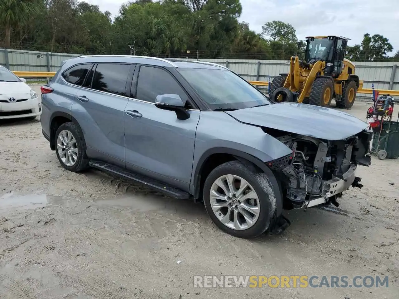 4 Photograph of a damaged car 5TDKDRBH8PS011064 TOYOTA HIGHLANDER 2023