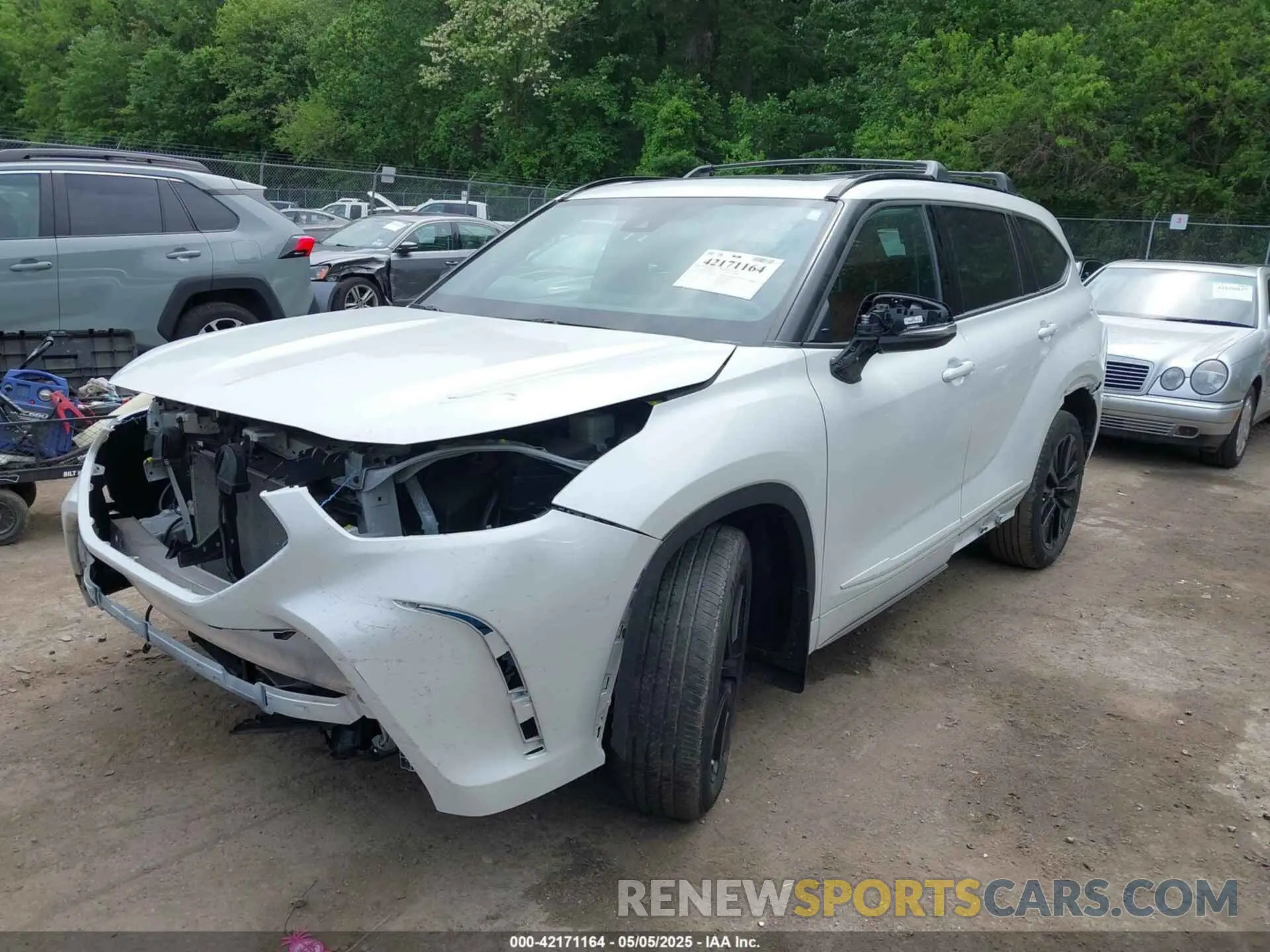 2 Photograph of a damaged car 5TDKDRBH9PS014622 TOYOTA HIGHLANDER 2023