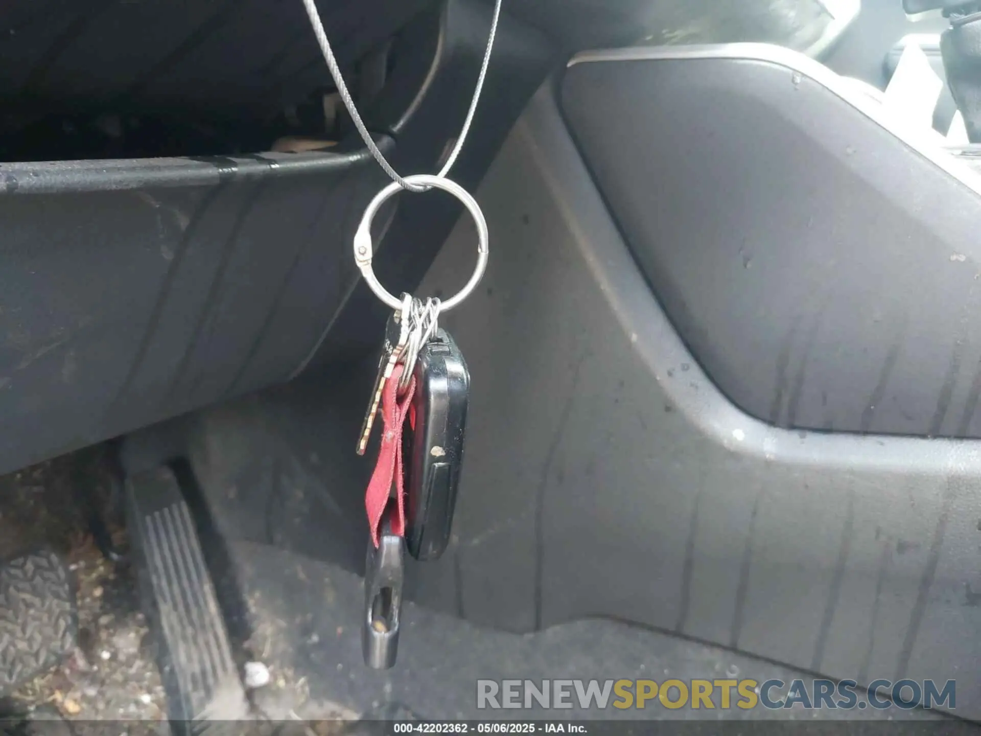 11 Photograph of a damaged car 5TDKDRBHXPS032904 TOYOTA HIGHLANDER 2023
