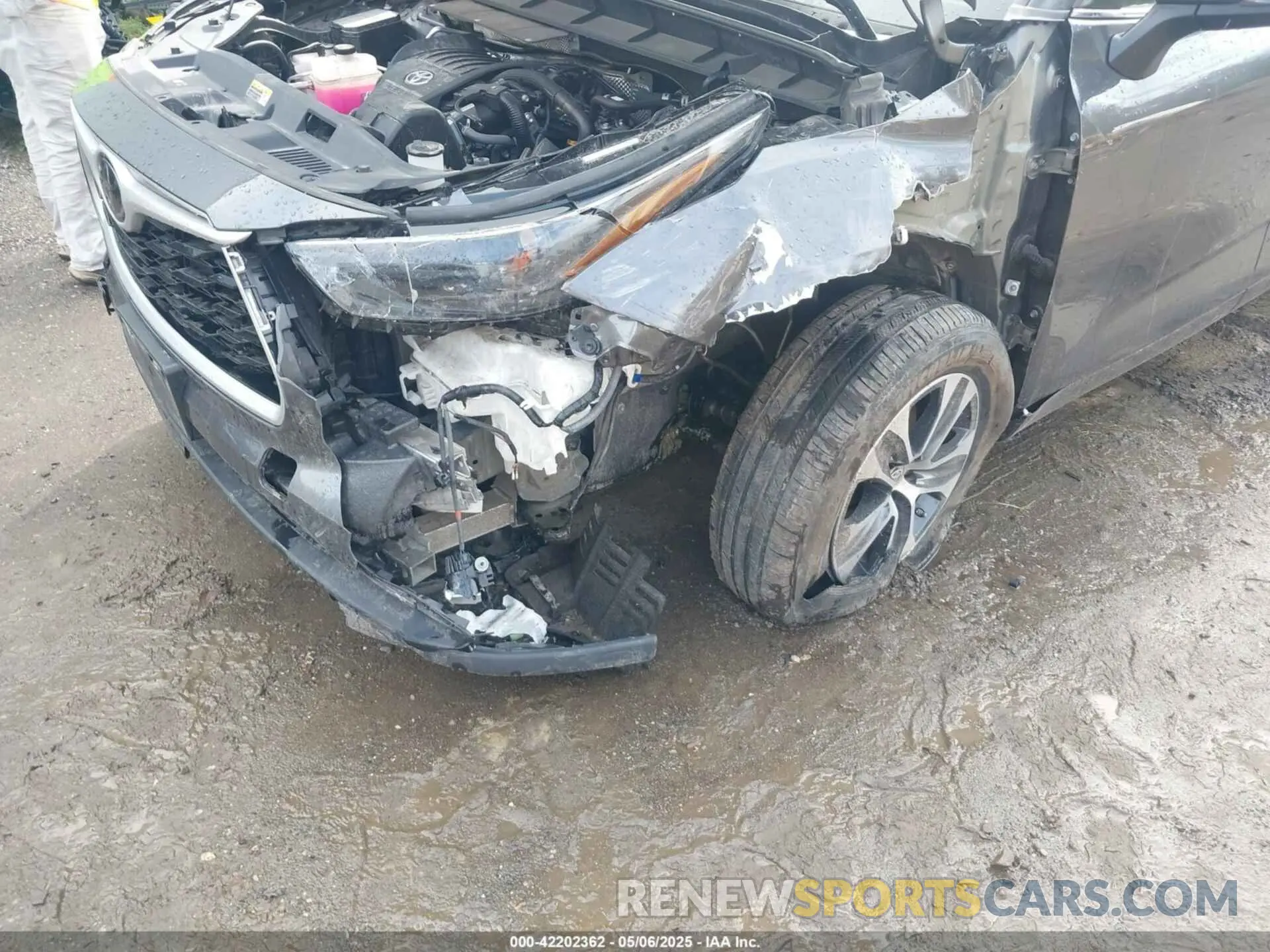 18 Photograph of a damaged car 5TDKDRBHXPS032904 TOYOTA HIGHLANDER 2023