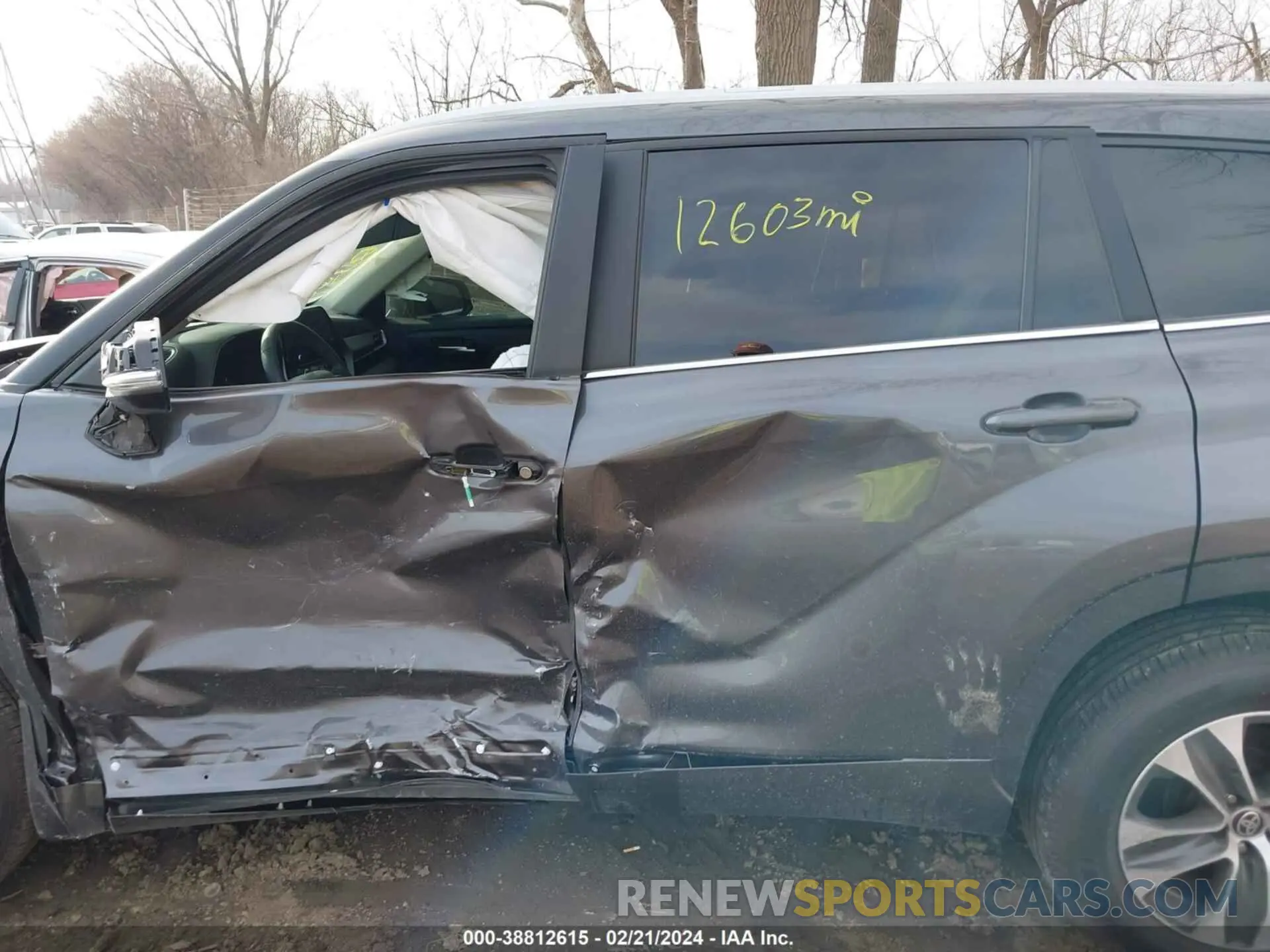 14 Photograph of a damaged car 5TDKDRBHXPS036242 TOYOTA HIGHLANDER 2023