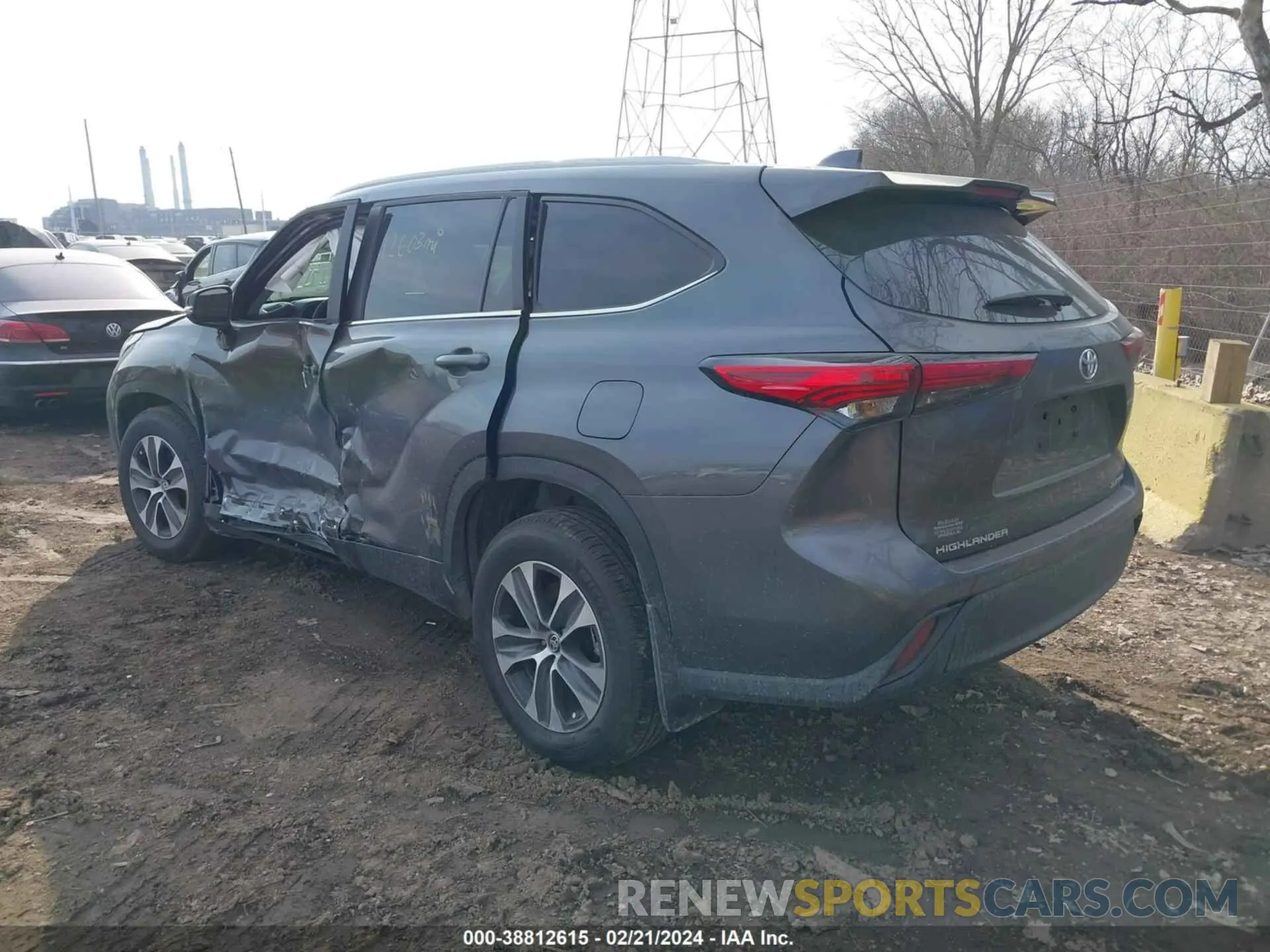 3 Photograph of a damaged car 5TDKDRBHXPS036242 TOYOTA HIGHLANDER 2023