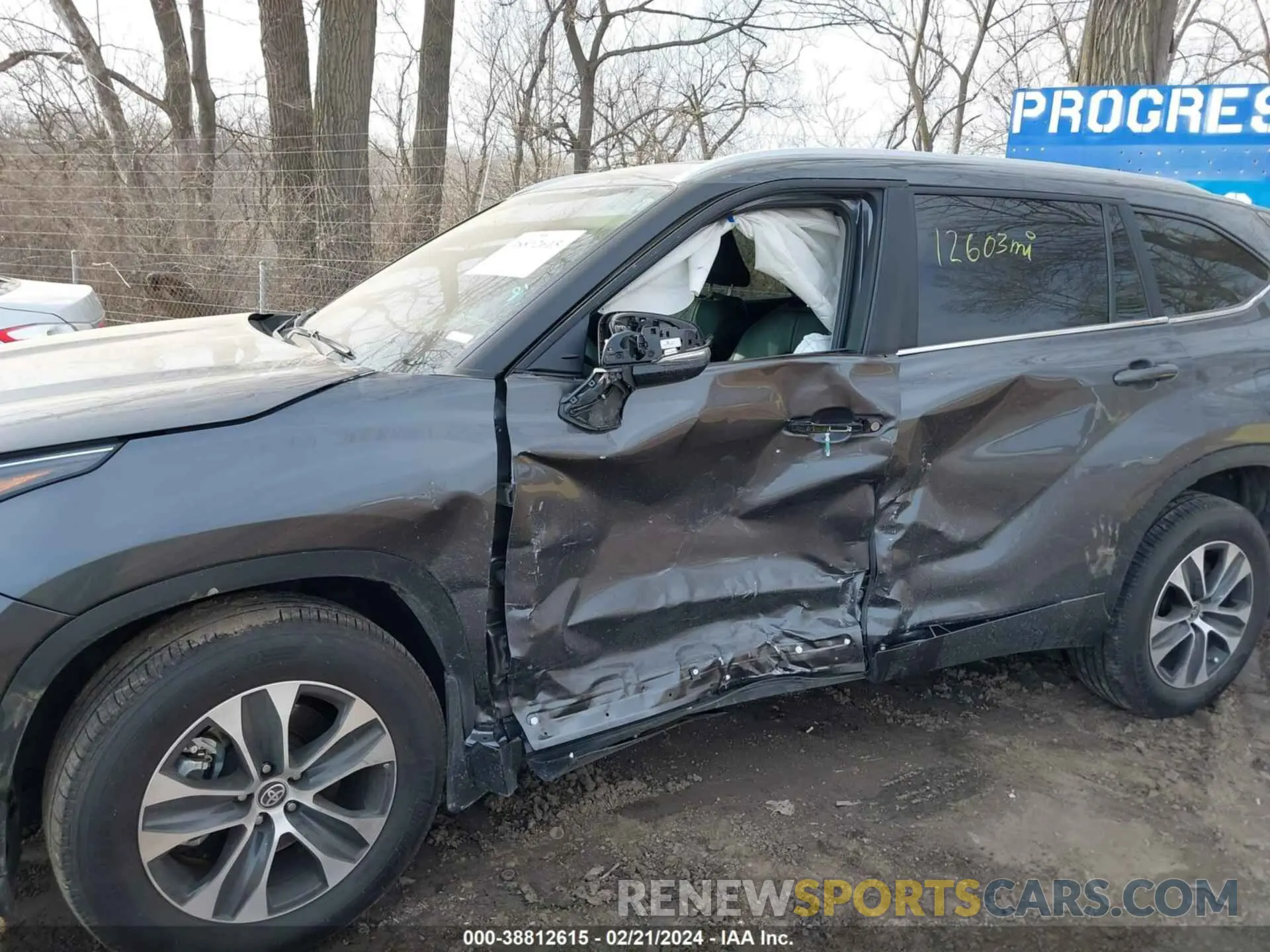 6 Photograph of a damaged car 5TDKDRBHXPS036242 TOYOTA HIGHLANDER 2023