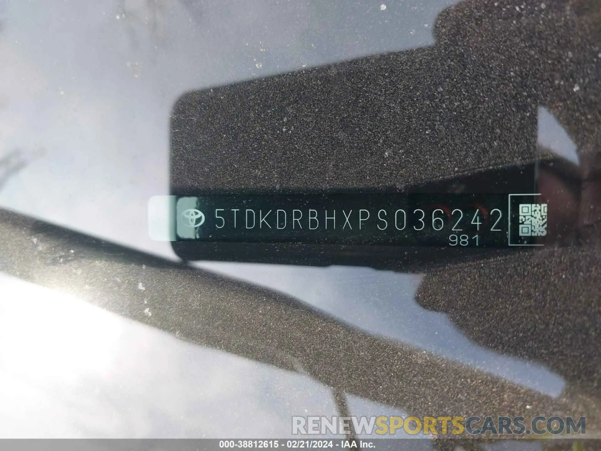 9 Photograph of a damaged car 5TDKDRBHXPS036242 TOYOTA HIGHLANDER 2023