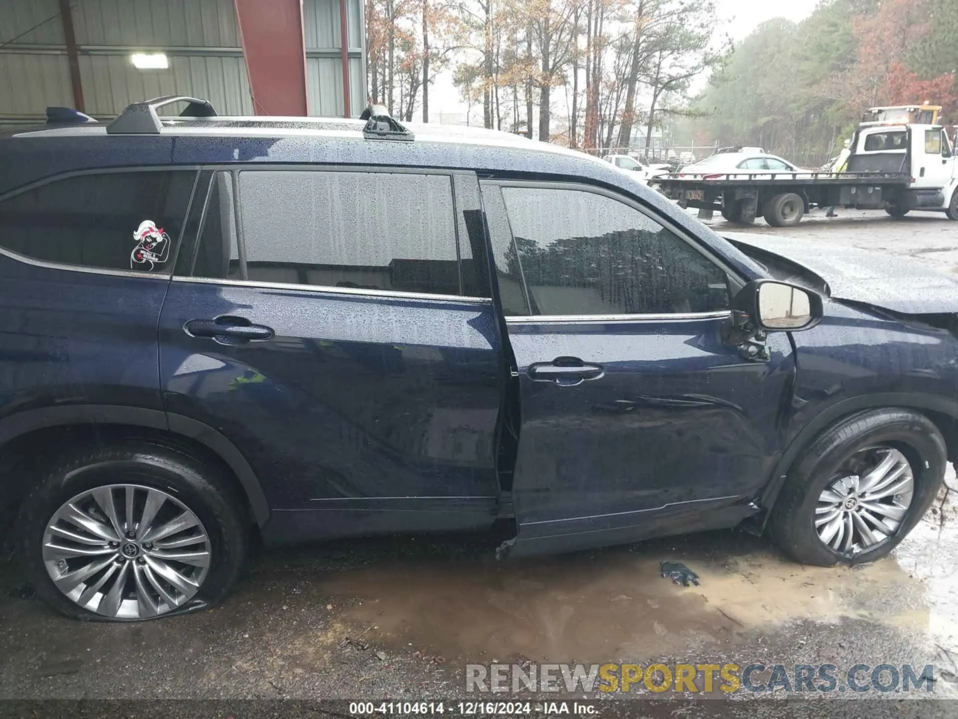 14 Photograph of a damaged car 5TDKDRBHXPS506513 TOYOTA HIGHLANDER 2023